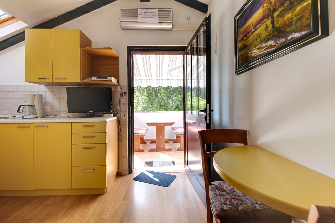 One bedroom apartment with terrace Artatore, Lošinj (A-8087-b) One bedroom apartment with terrace Artatore, Lošinj (A-8087-b)