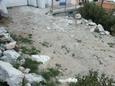 Parking lot Tisno, Murter, Parking lot 809 - Apartments near sea with pebble beach.