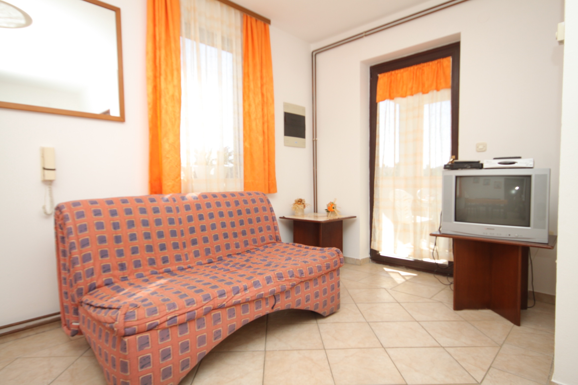 Two bedroom apartment with terrace Mali Lošinj, Lošinj (A-8090-b) Two bedroom apartment with terrace Mali Lošinj, Lošinj (A-8090-b)