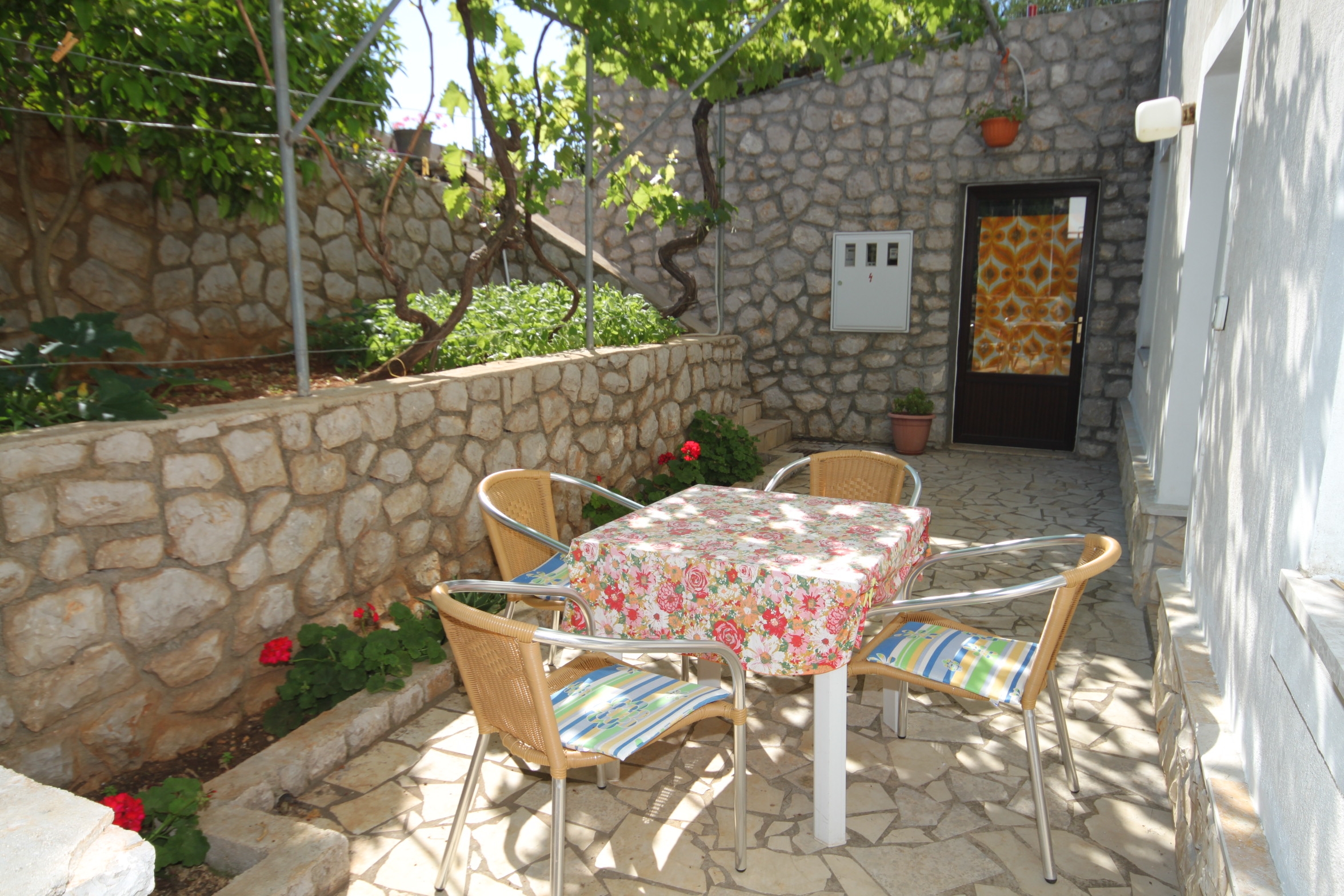 Two bedroom apartment with terrace Mali Lošinj, Lošinj  A-c