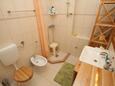 Koupelna Artatore, Koupelna v ubytování typu studio-apartment, domácí mazlíčci povoleni a WiFi.
