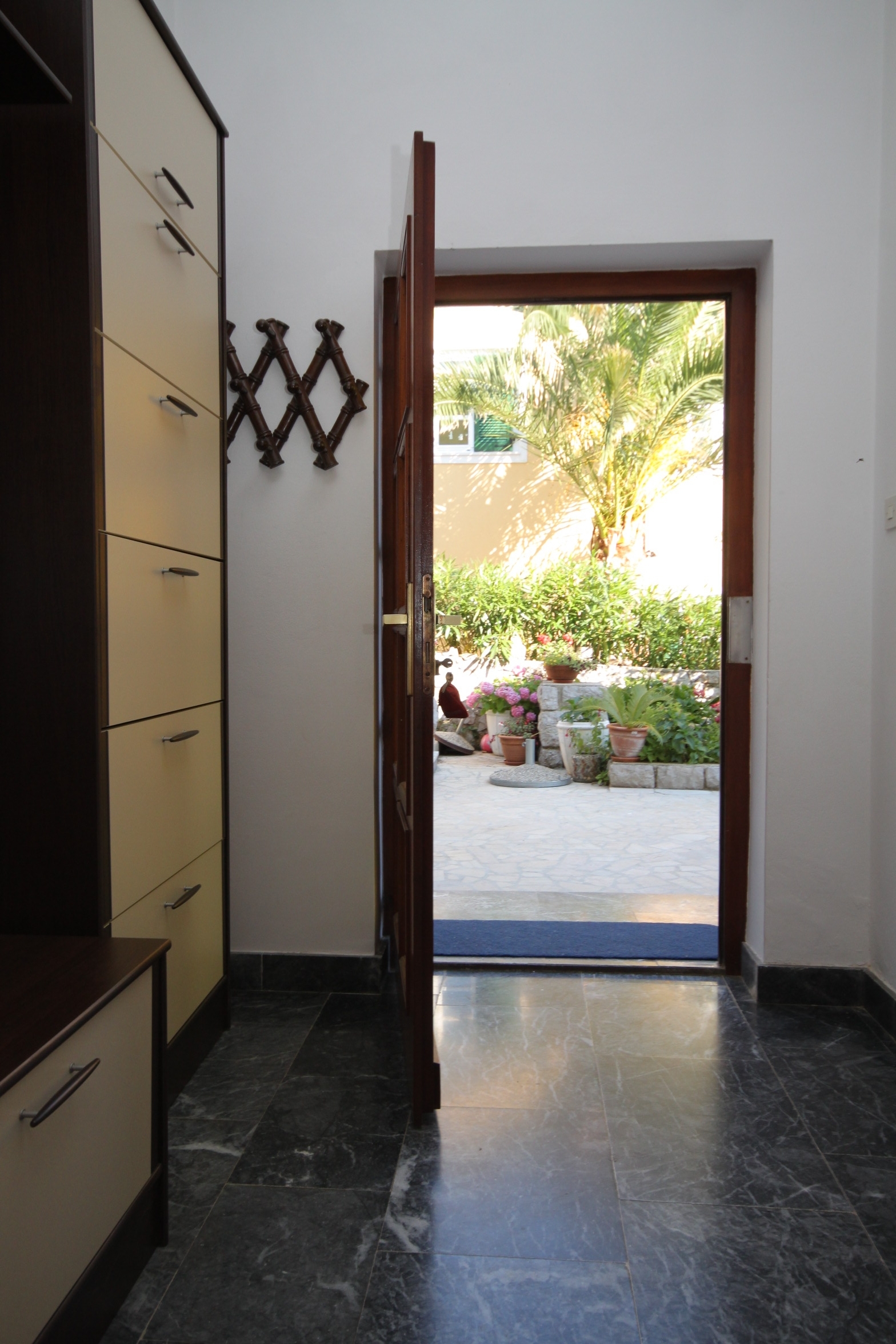Two bedroom apartment with terrace and sea view Mali Lošinj, Lošinj  A-a