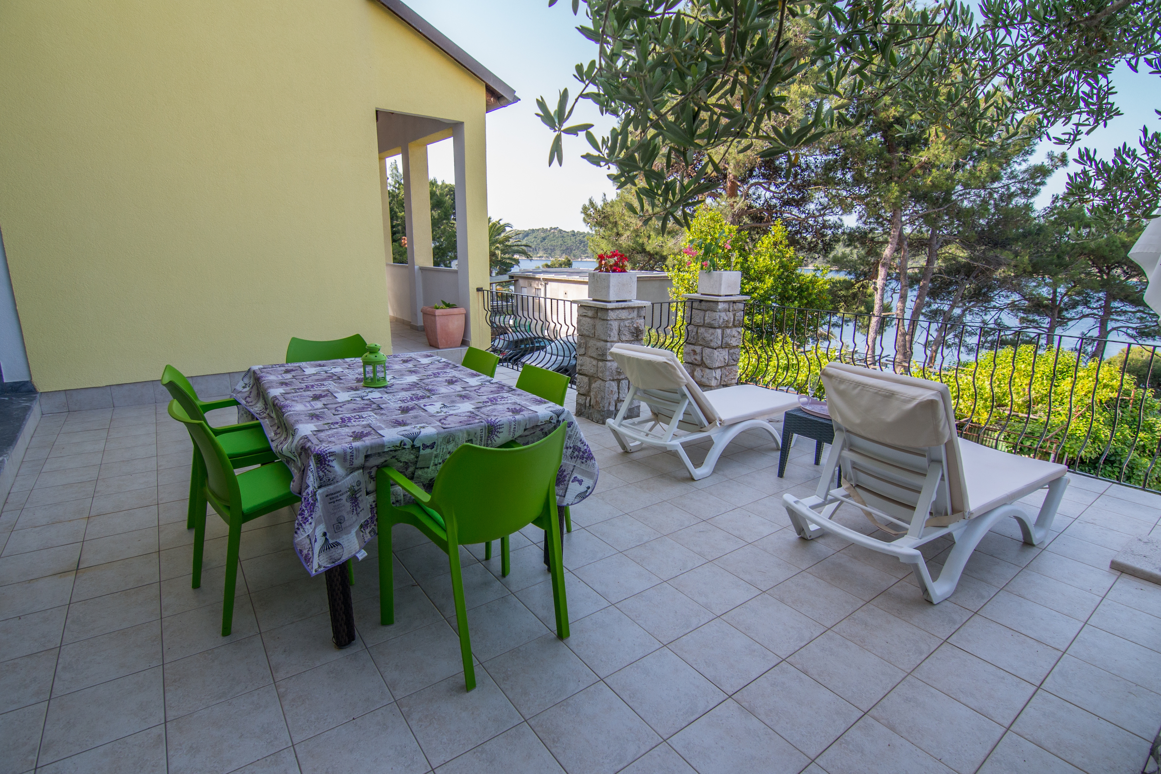 Two bedroom apartment with terrace and sea view Mali Lošinj, Lošinj (A-8093-a)