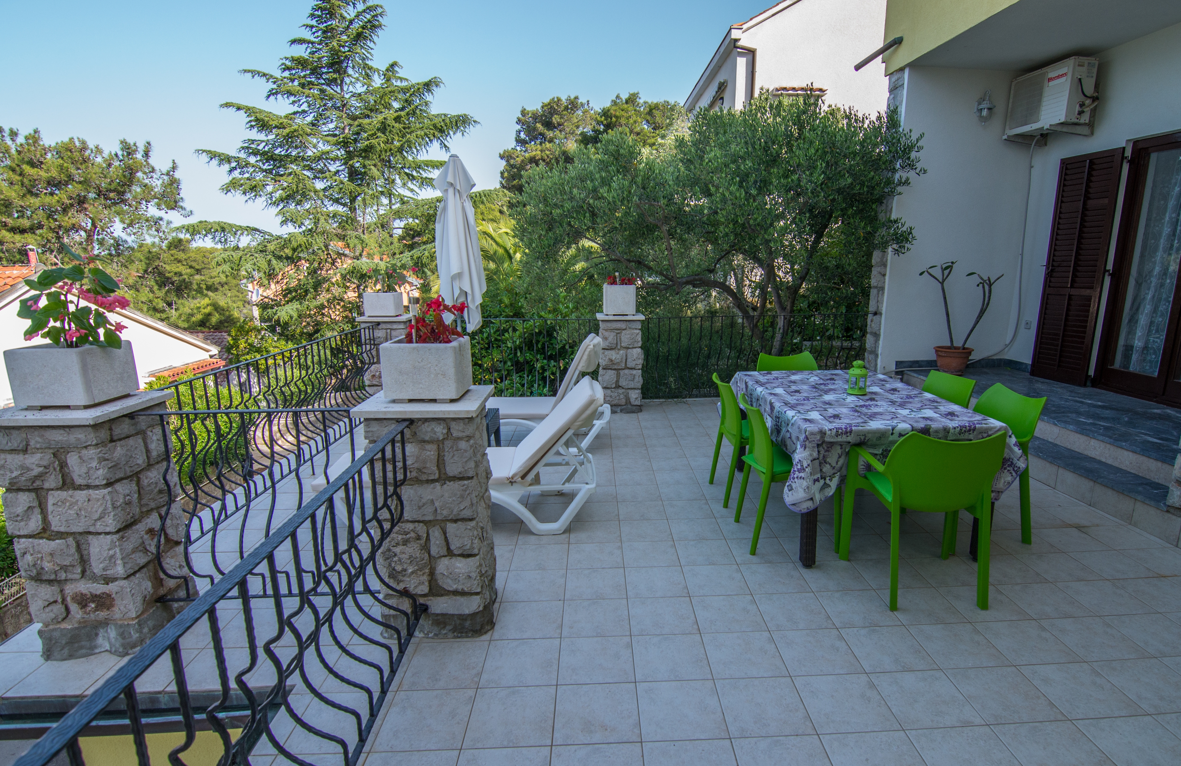 Two bedroom apartment with terrace and sea view Mali Lošinj, Lošinj  A-a