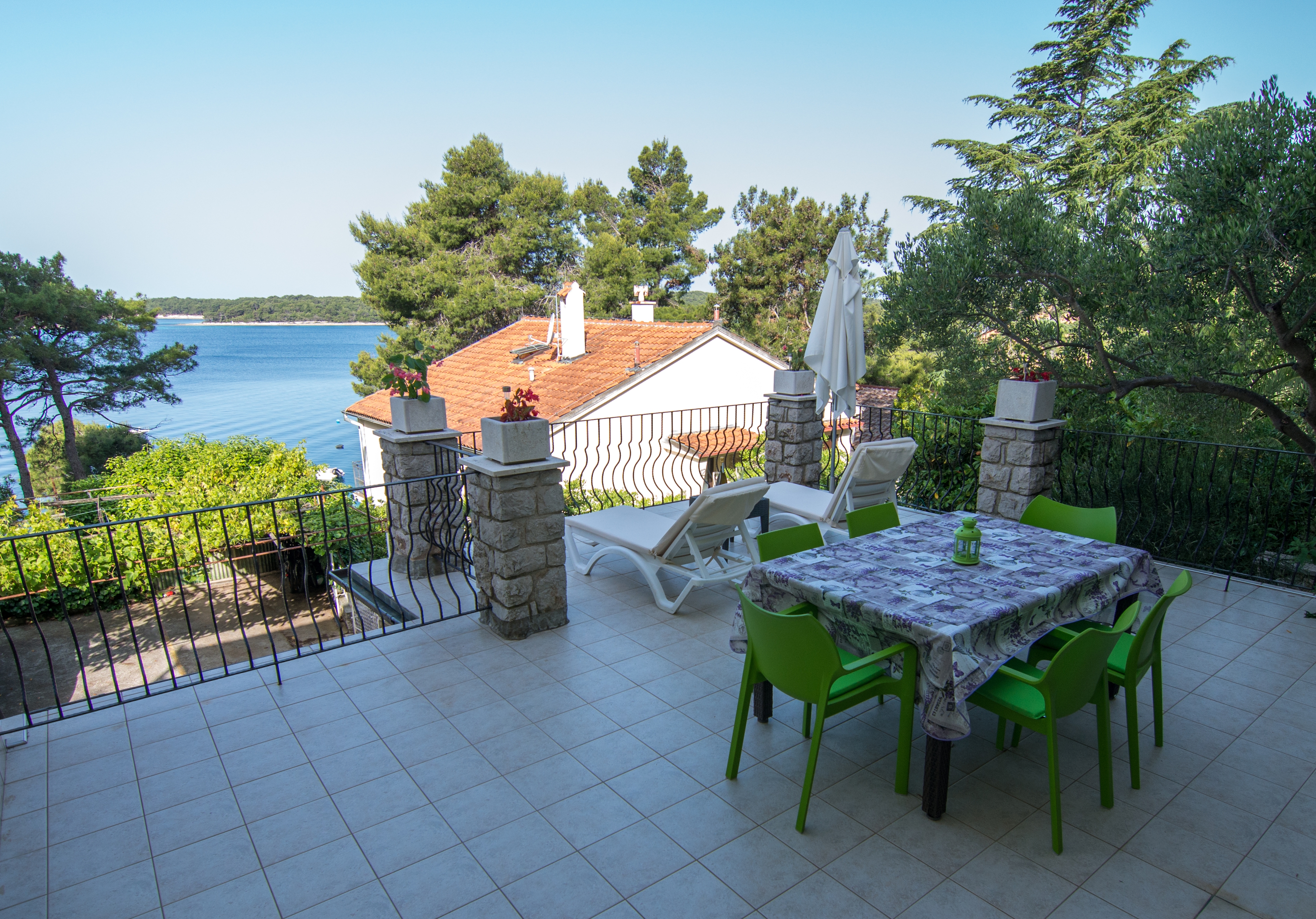 Two bedroom apartment with terrace and sea view Mali Lošinj, Lošinj  A-a