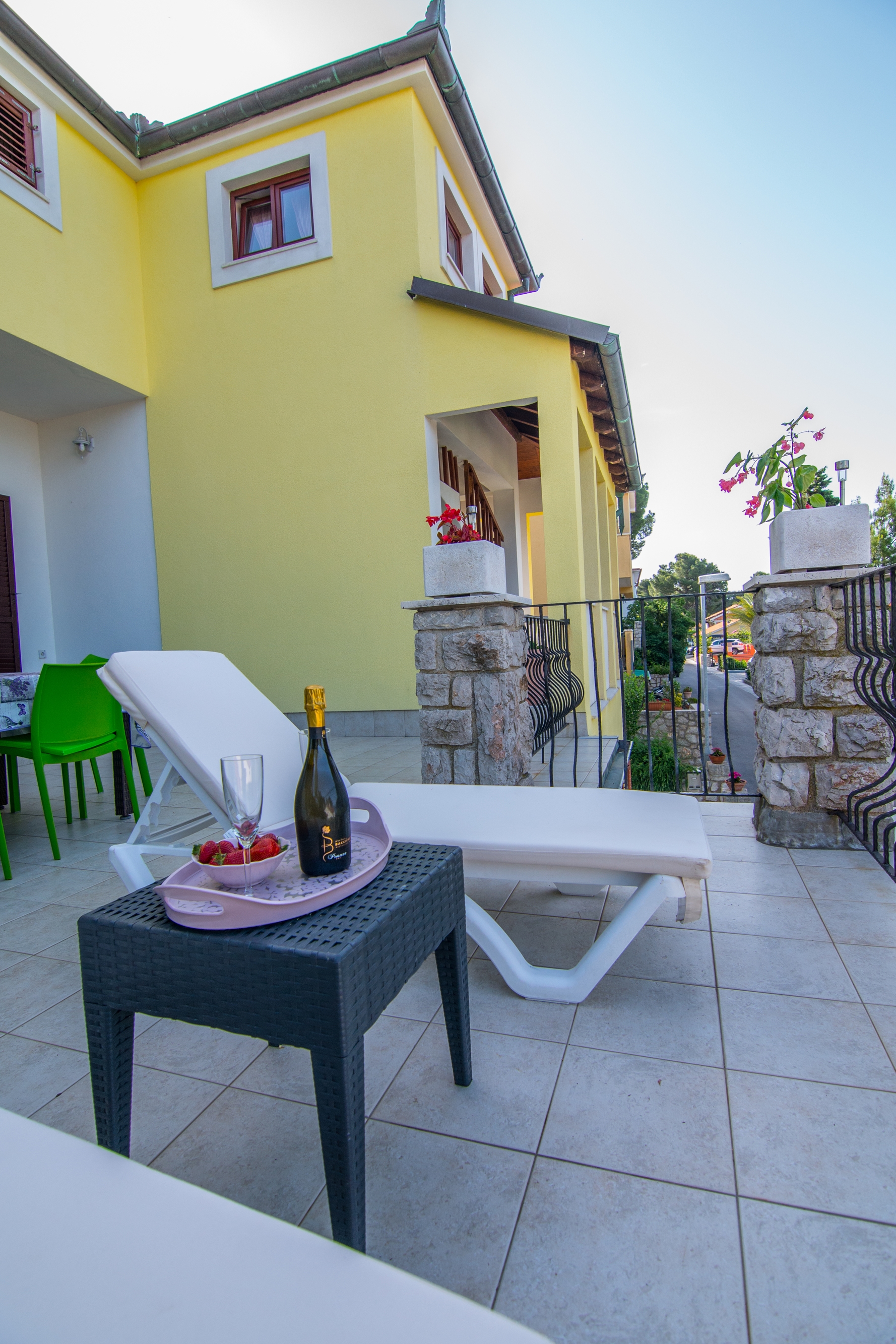 Two bedroom apartment with terrace and sea view Mali Lošinj, Lošinj  A-a