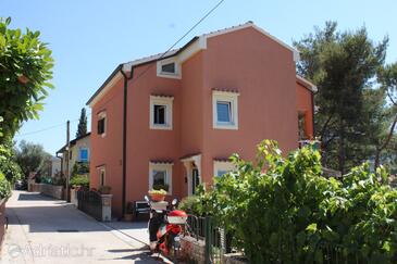 Property Cres, Cres, Property 8095 - Apartments near sea with pebble beach.