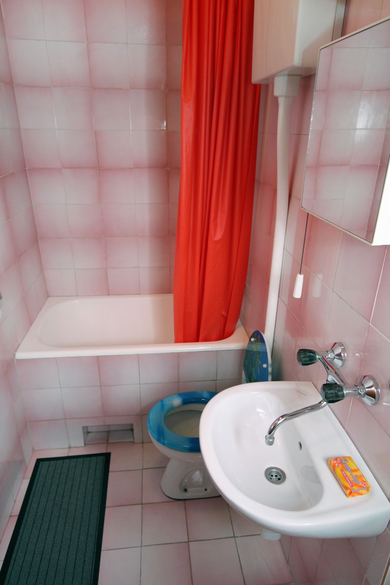 Two bedroom apartment near beach Tisno, Murter  A-a