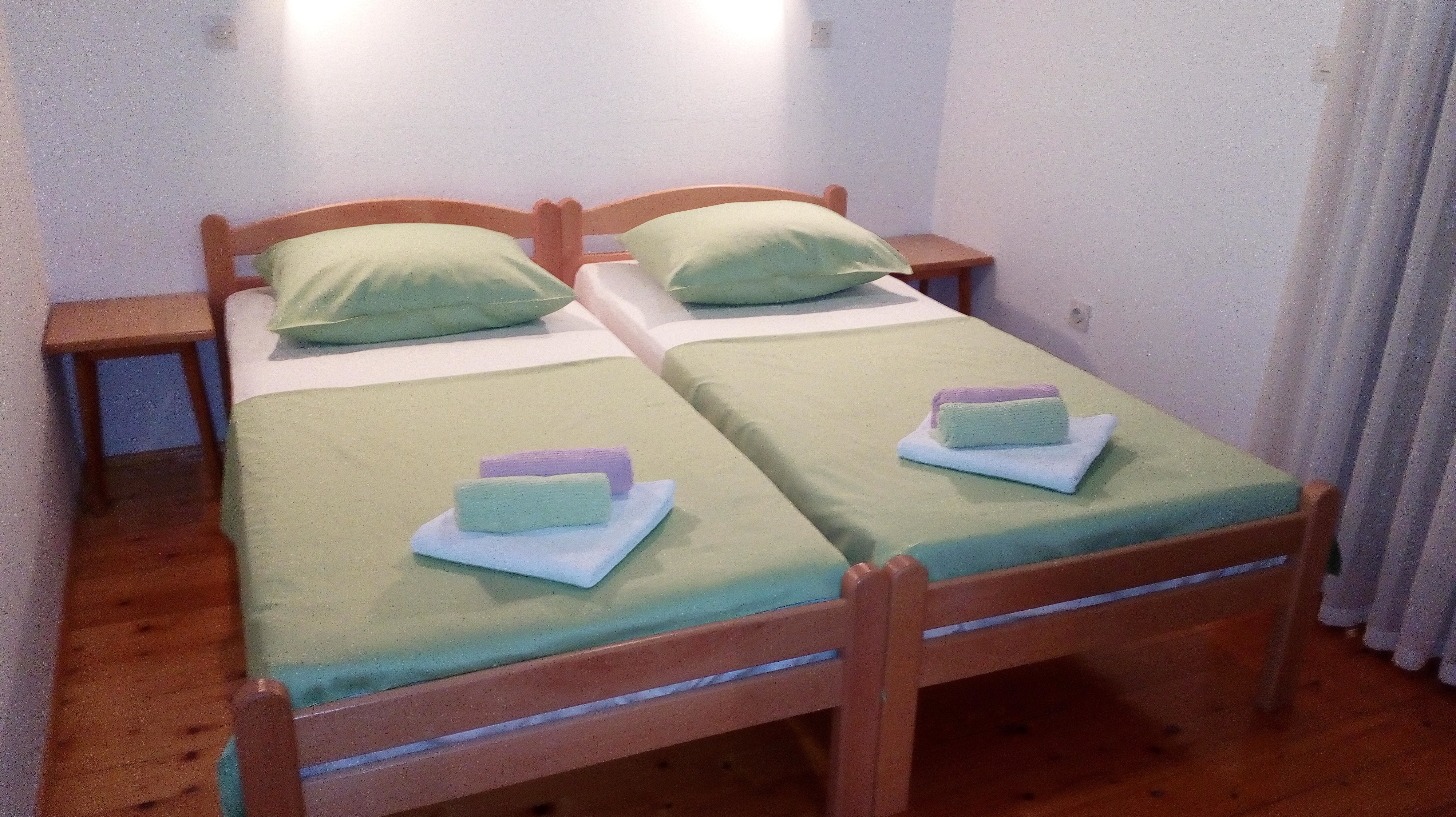 Two bedroom apartment near beach Tisno, Murter  A-a