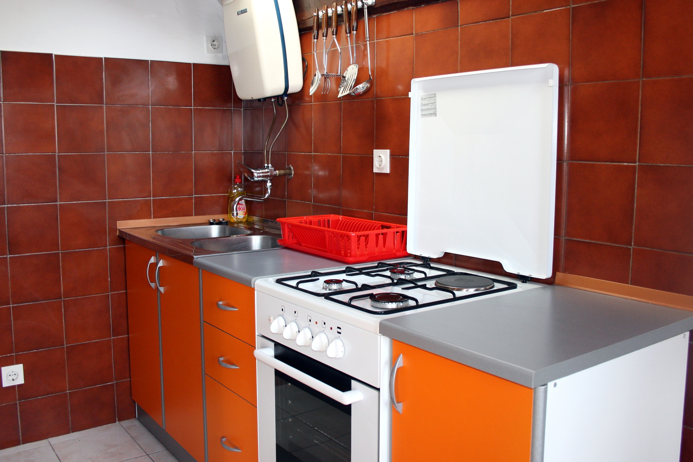 Two bedroom apartment near beach Tisno, Murter  A-a