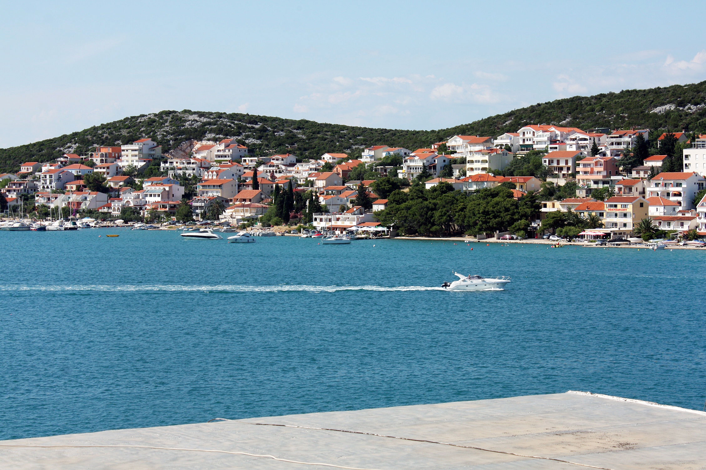 Two bedroom apartment near beach Tisno, Murter  A-a