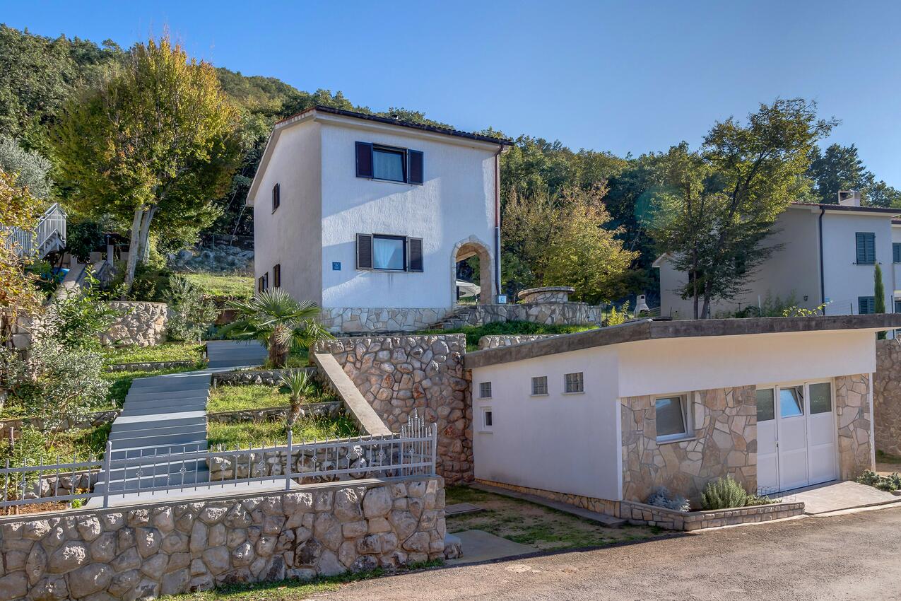 Дома в хорватии фото. Старый сельский дом в хорватии. Хорватия жилье. Дом в хорватии. Современная вилла на адриатике.