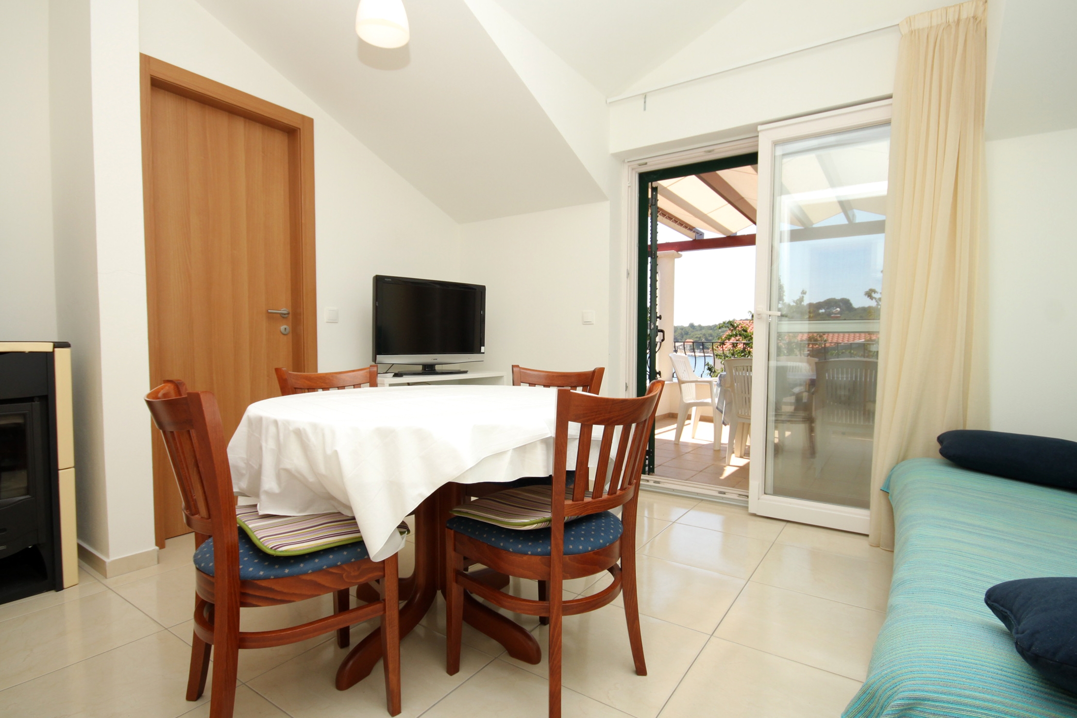 Two bedroom apartment near beach Verunić, Dugi otok  A-a