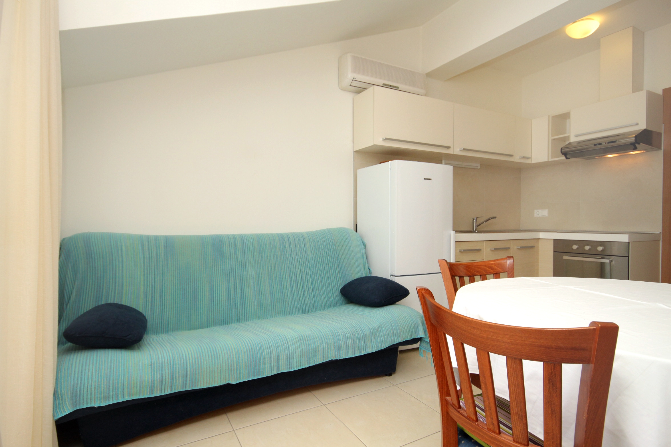 Two bedroom apartment near beach Verunić, Dugi otok  A-a