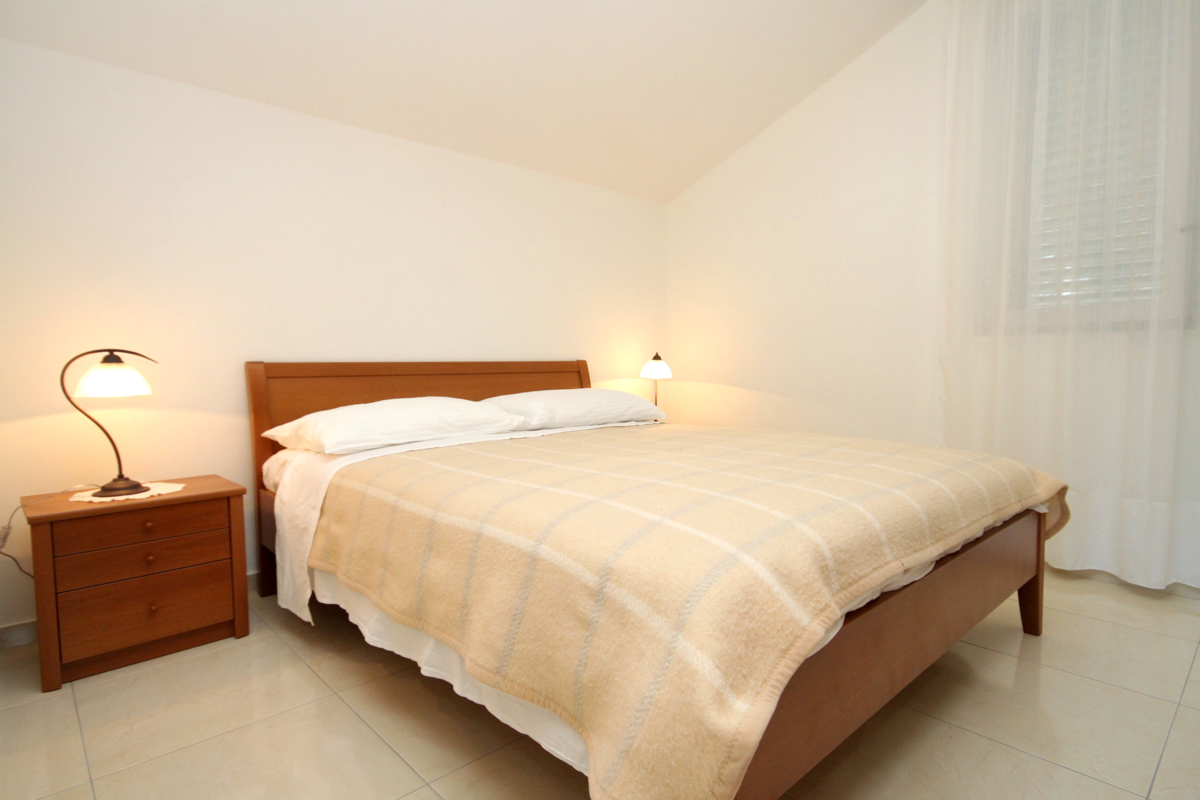 One bedroom apartment near beach Verunić, Dugi otok  A-c