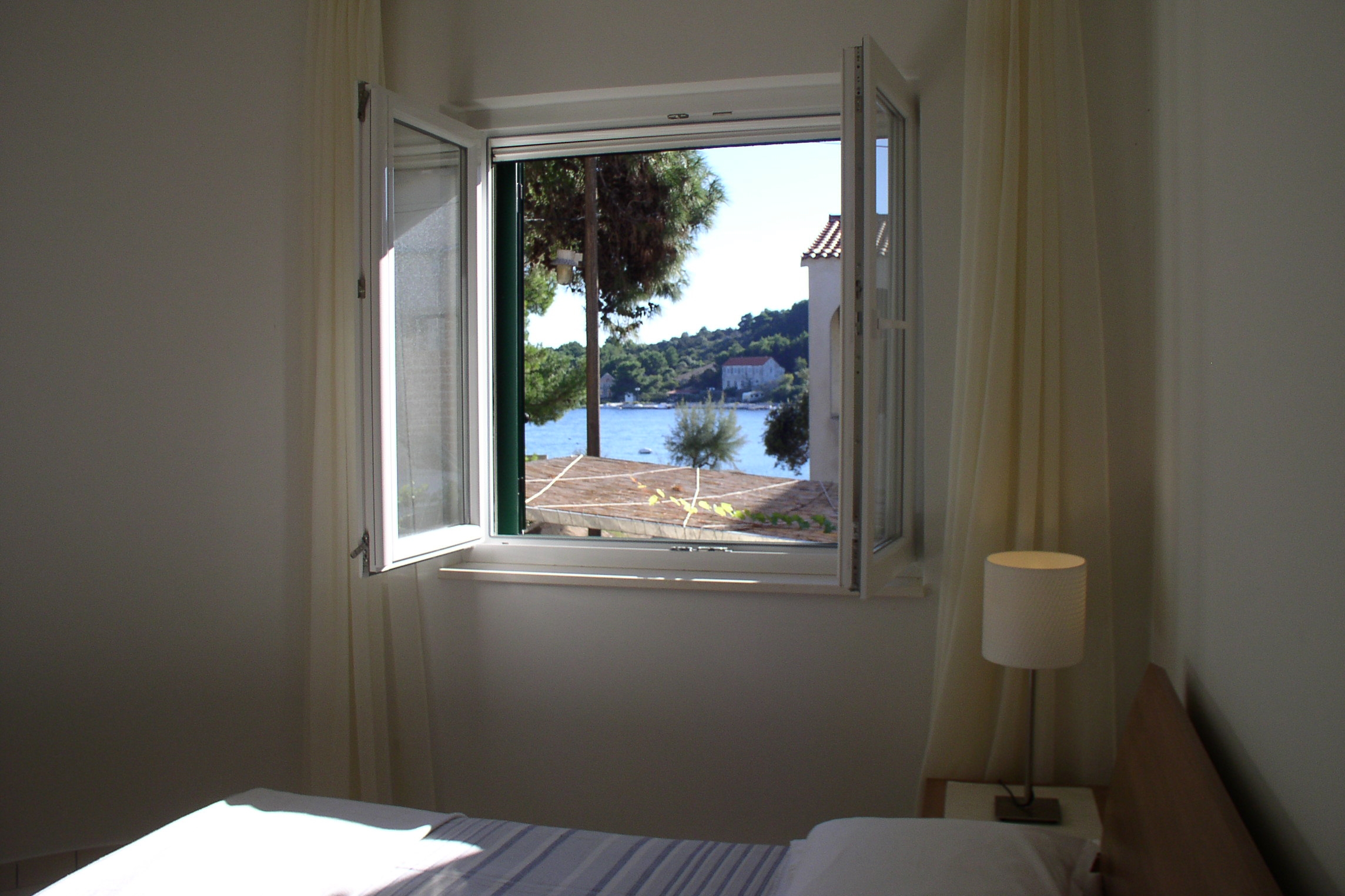 One bedroom apartment near beach Verunić, Dugi otok  A-d