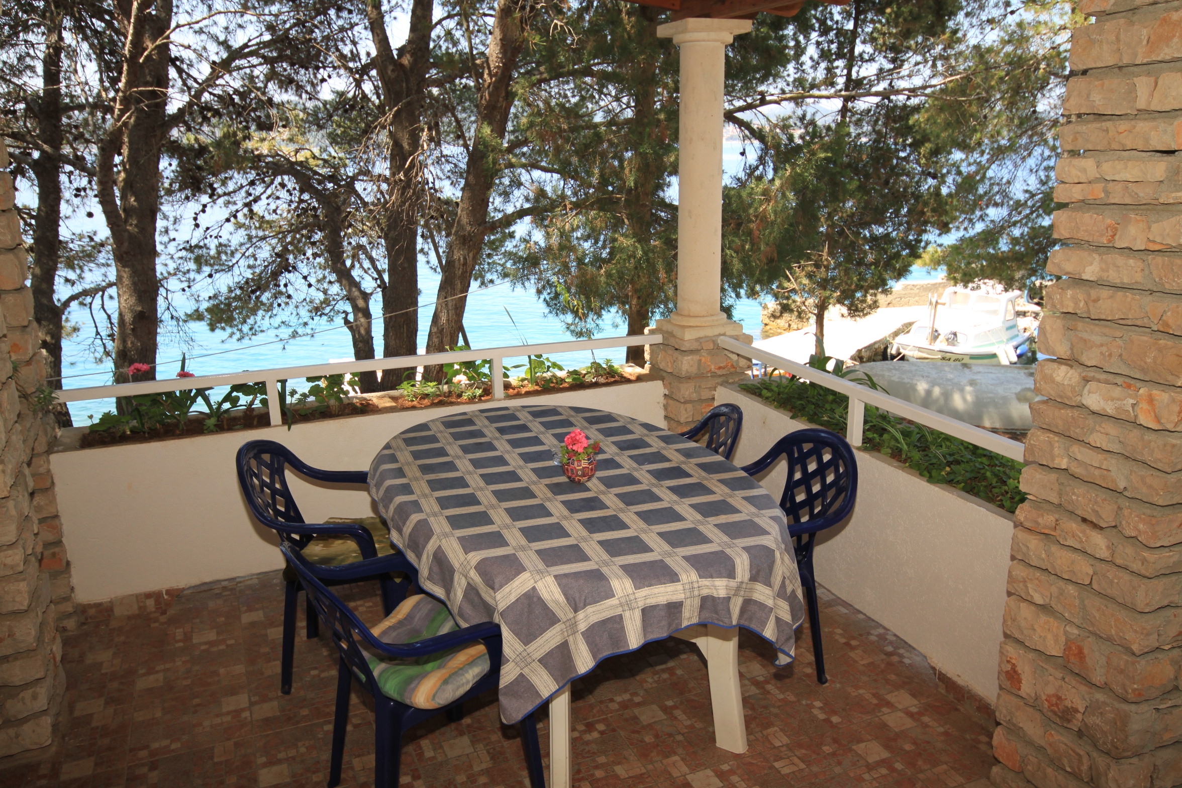 One bedroom apartment near beach Lavdara, Dugi otok (A-8114-b) One bedroom apartment near beach Lavdara, Dugi otok (A-8114-b)