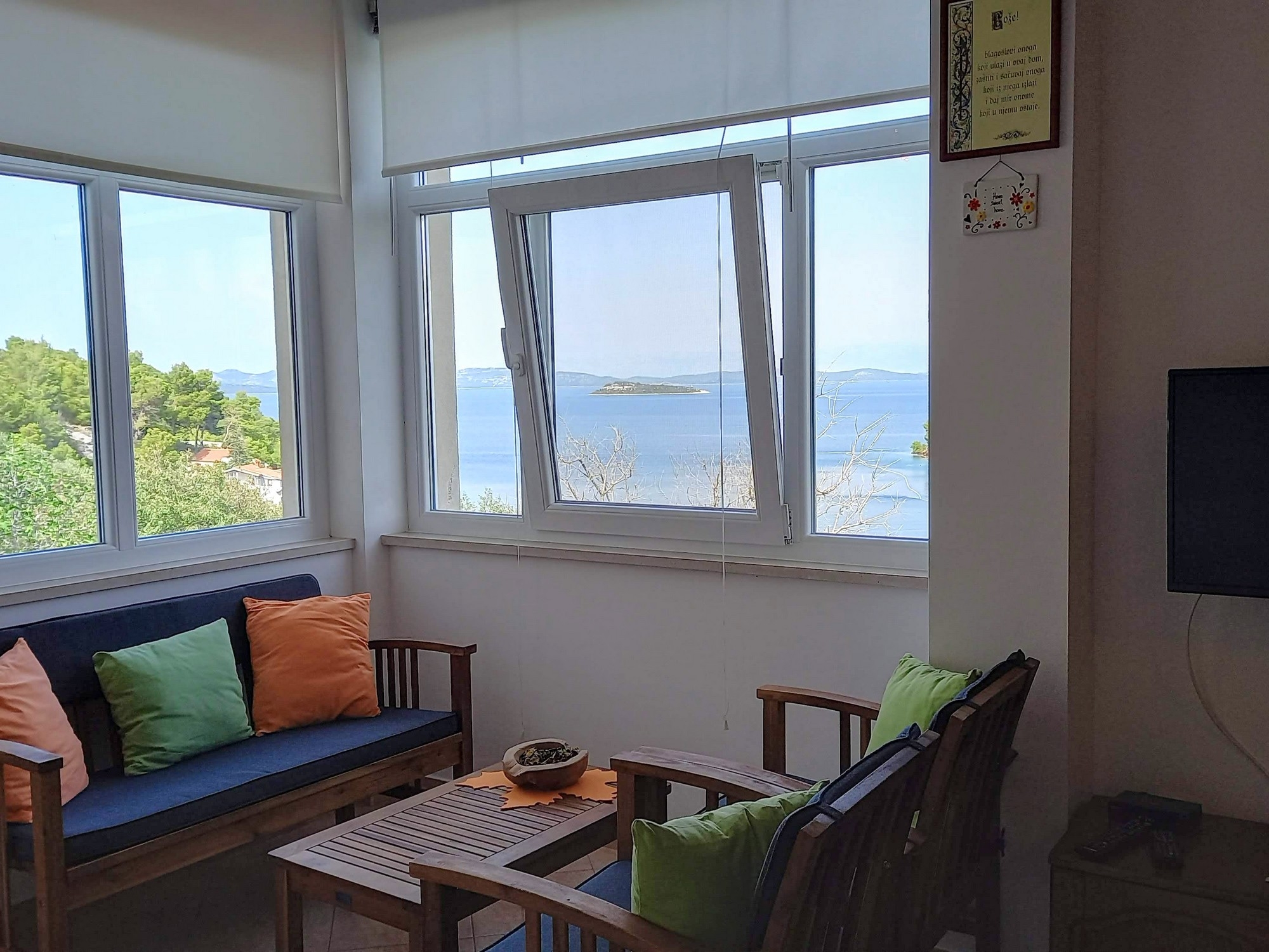 Two bedroom apartment with terrace and sea view Sali, Dugi otok (A-8117-a) Two bedroom apartment with terrace and sea view Sali, Dugi otok (A-8117-a)