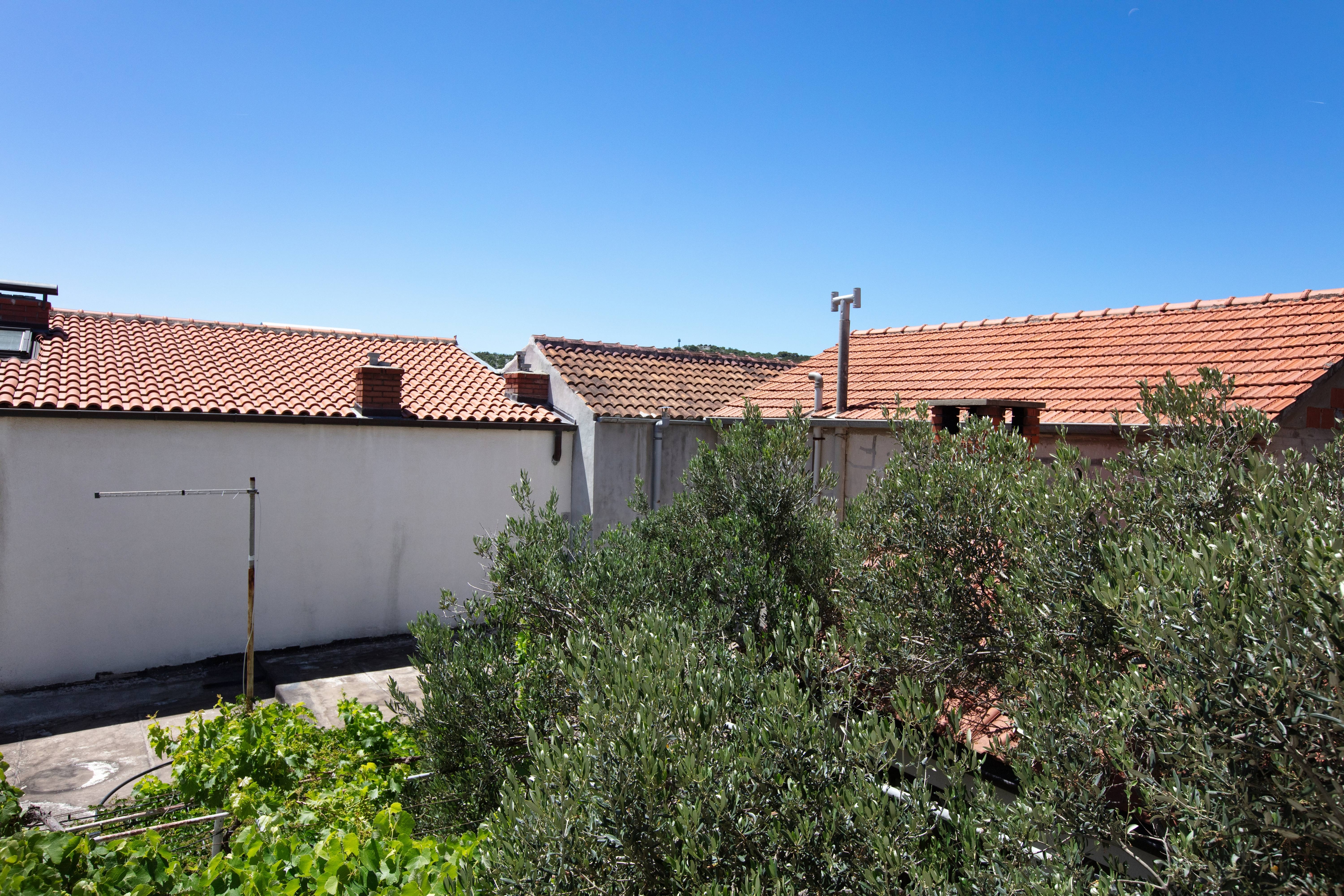 Three bedroom apartment with terrace and sea view Tisno, Murter  A-a