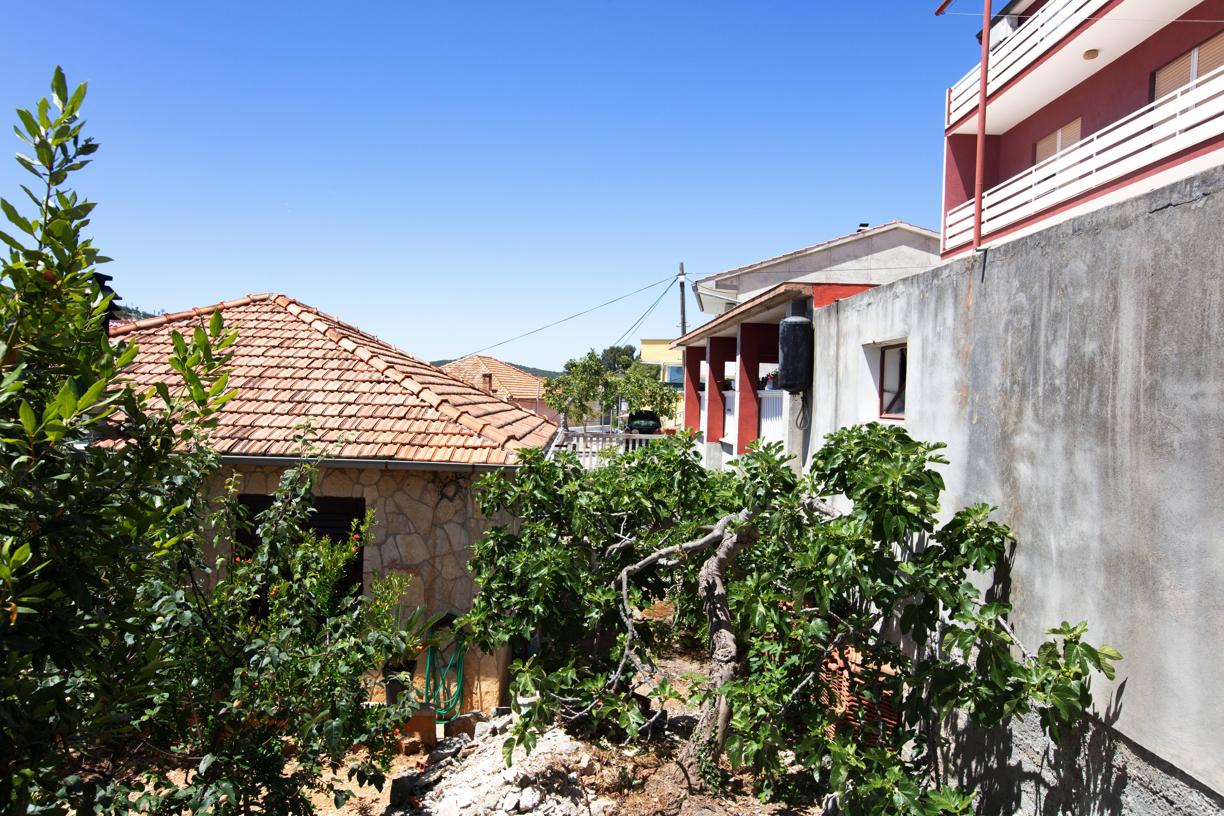 Three bedroom apartment with terrace and sea view Tisno, Murter  A-a
