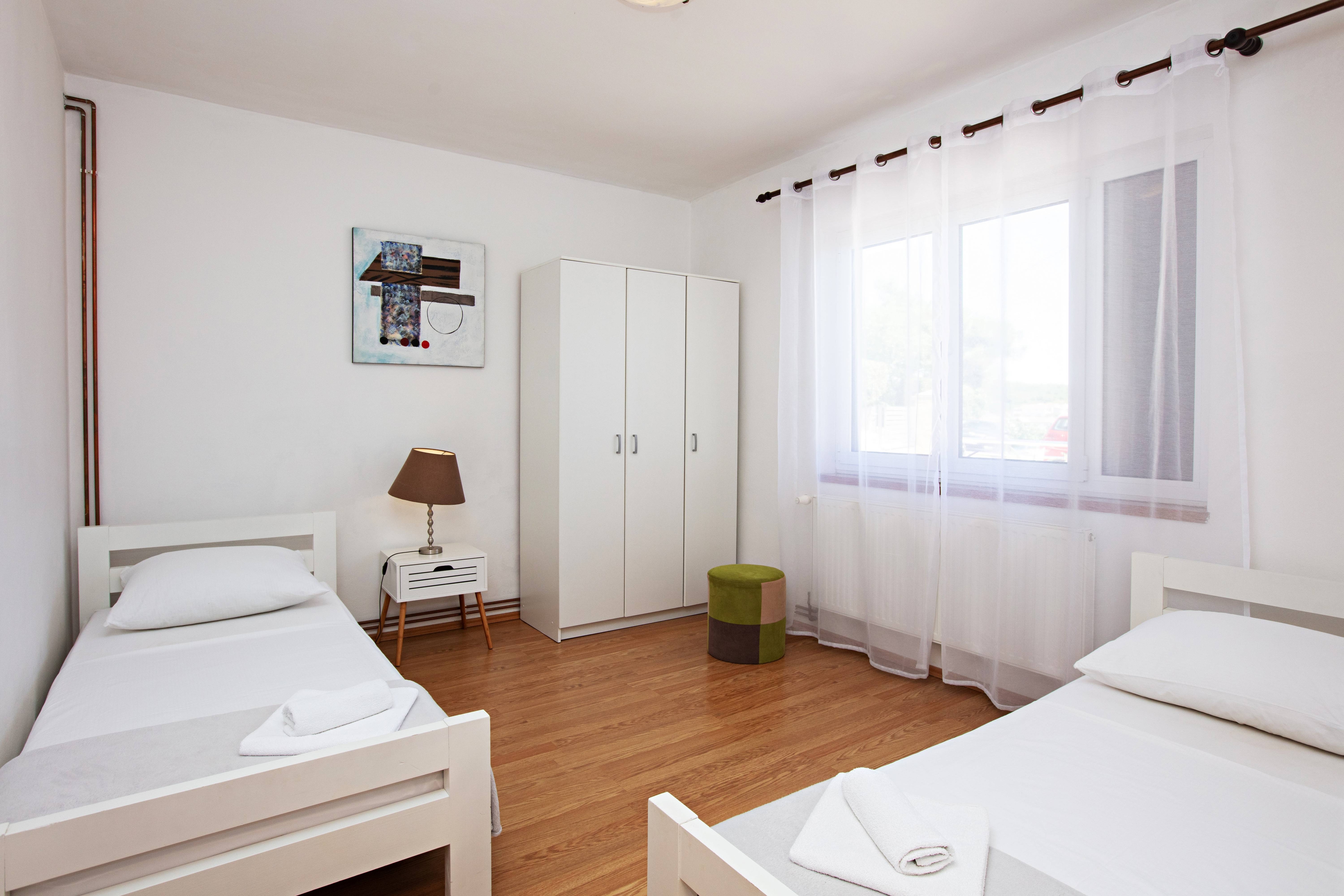 Three bedroom apartment with terrace and sea view Tisno, Murter  A-a