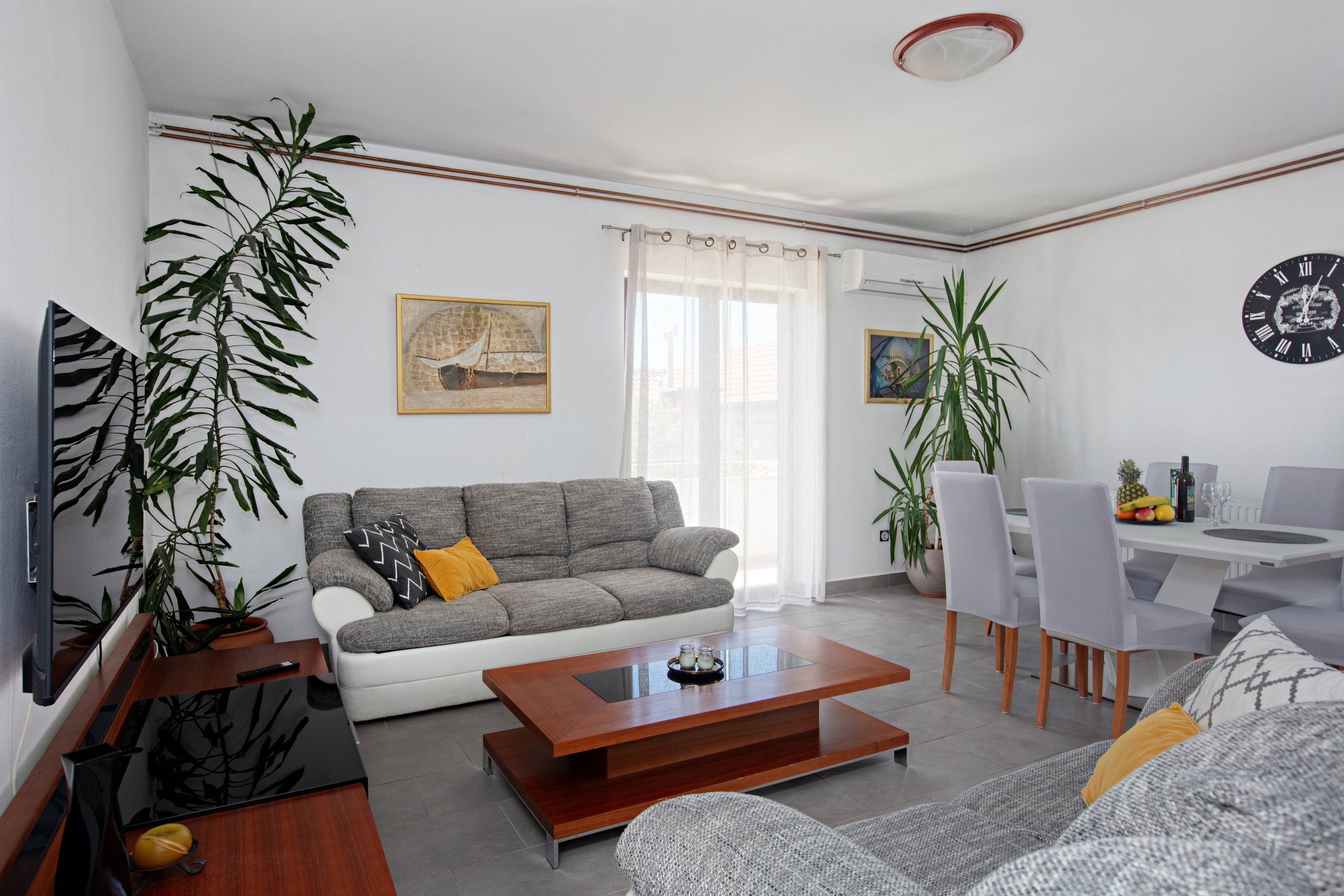 Three bedroom apartment with terrace and sea view Tisno (Murter) (A-812-a)