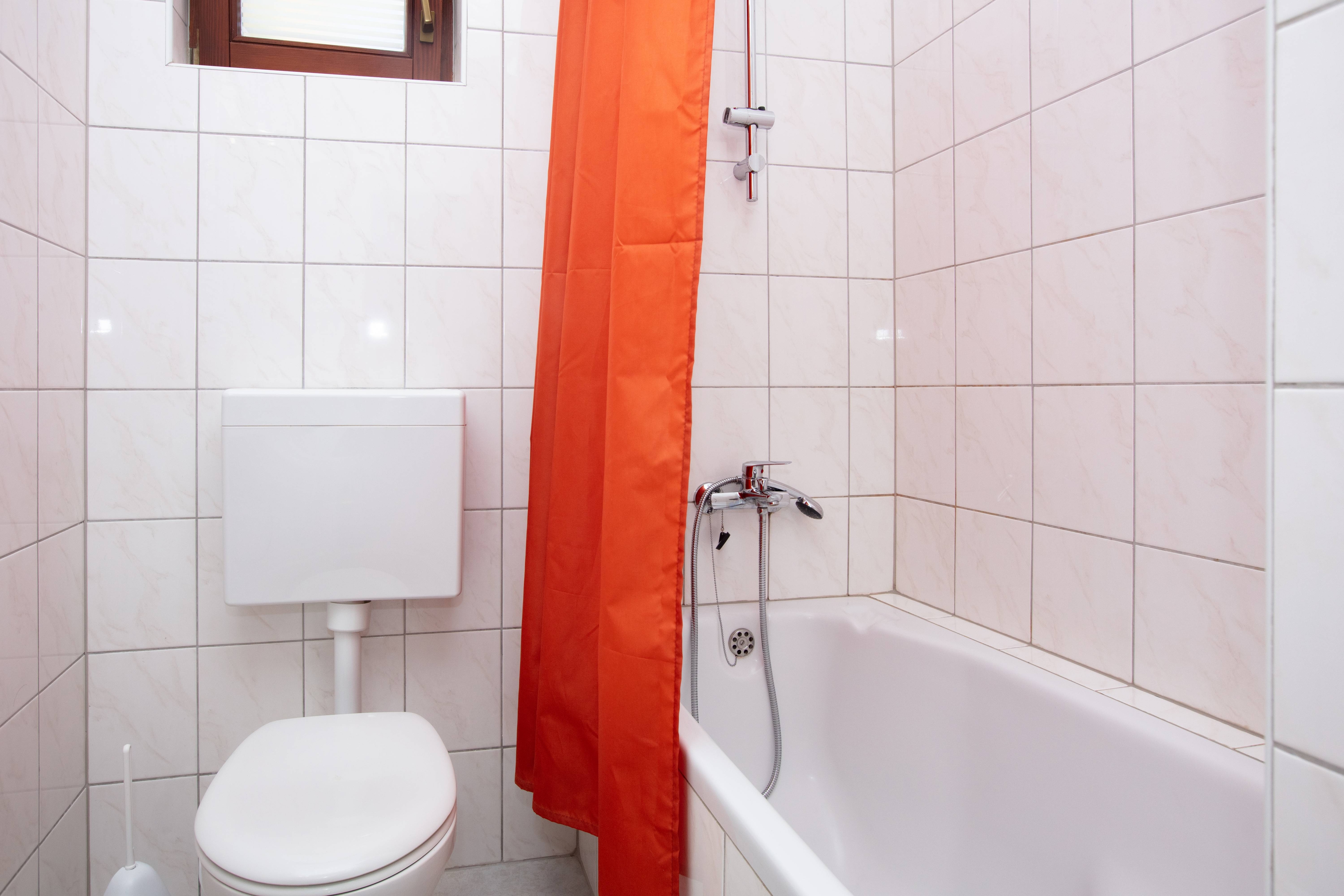 One bedroom apartment with terrace and sea view Tisno, Murter  A-b