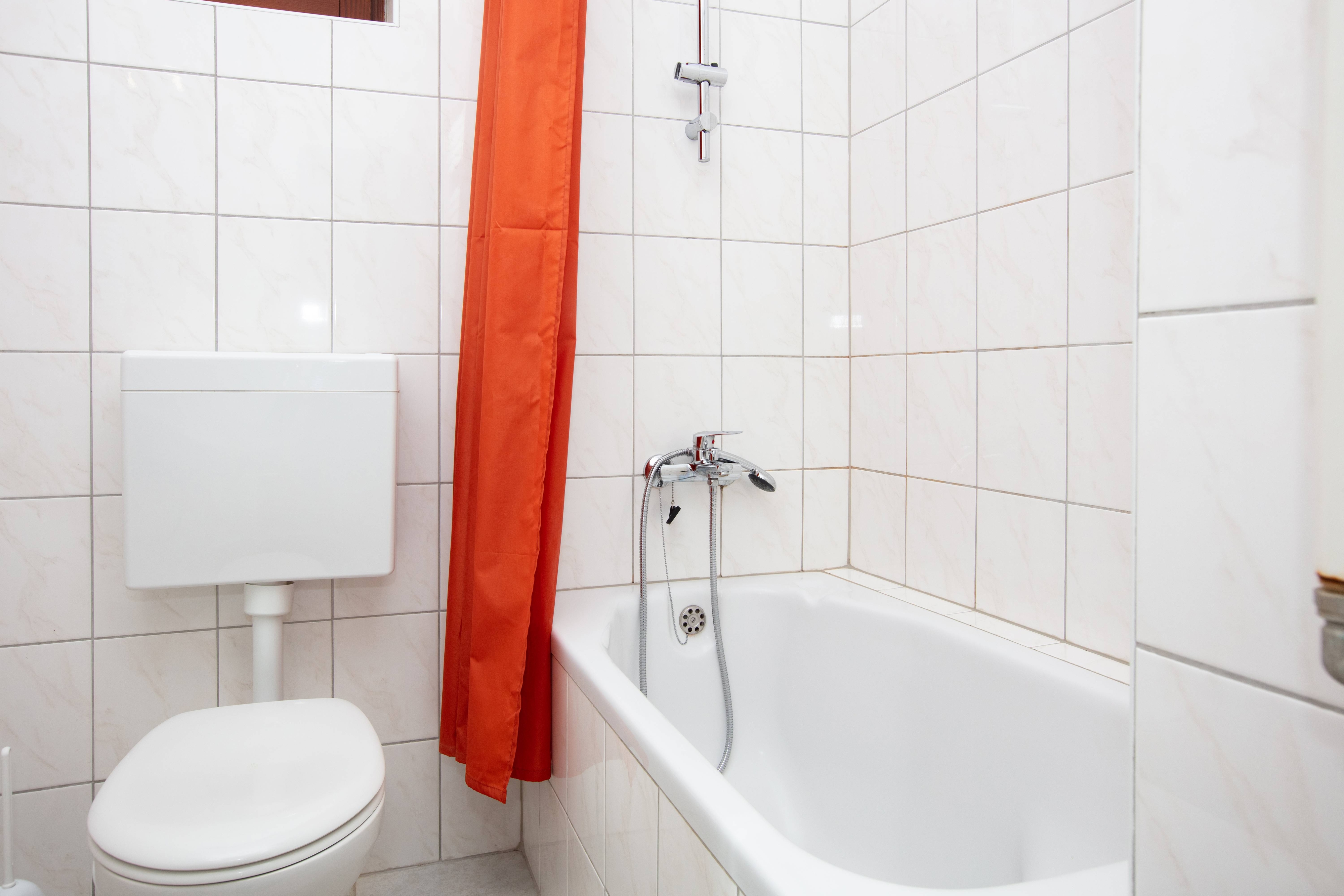 One bedroom apartment with terrace and sea view Tisno, Murter  A-b