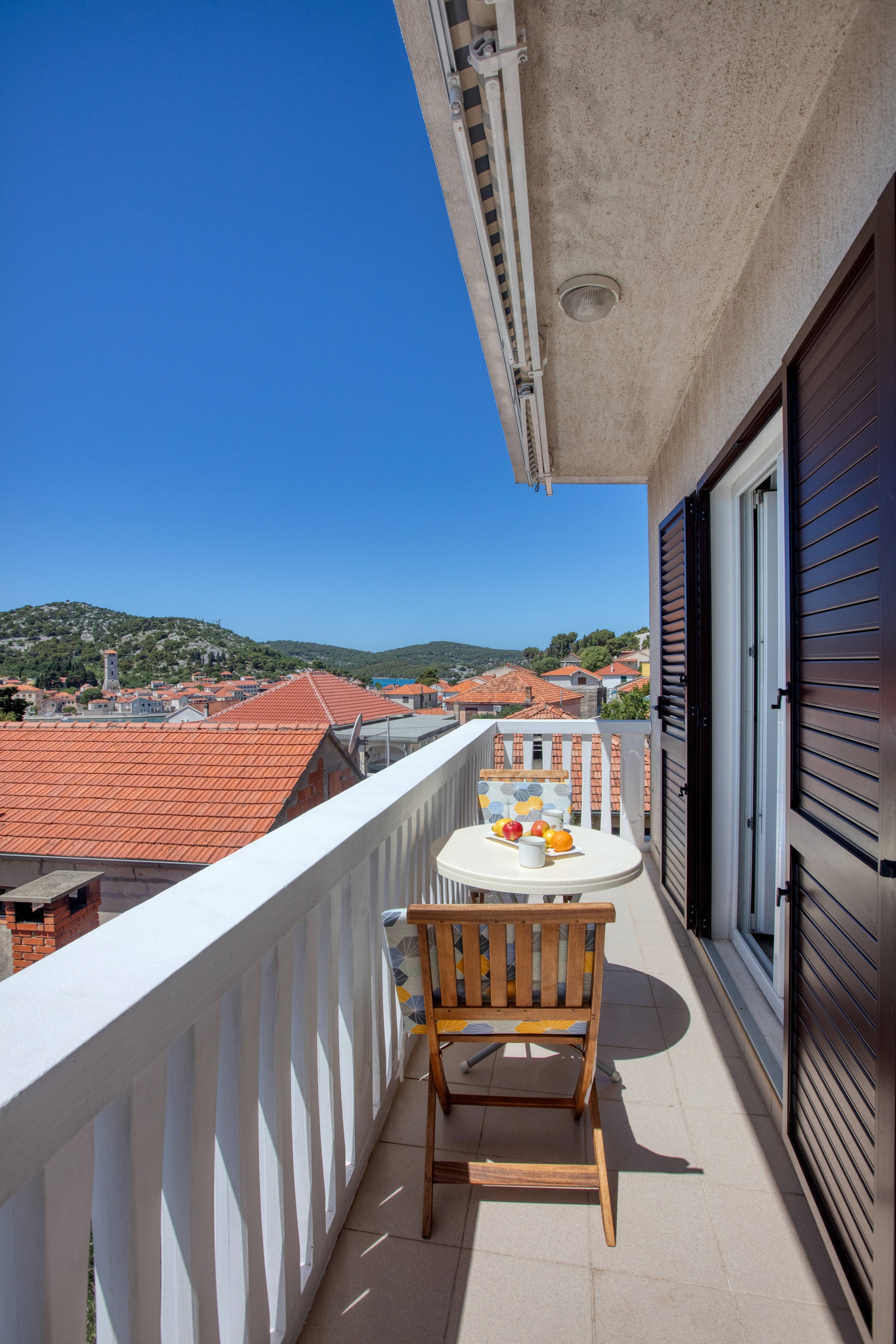 One bedroom apartment with balcony and sea view Tisno, Murter  A-c