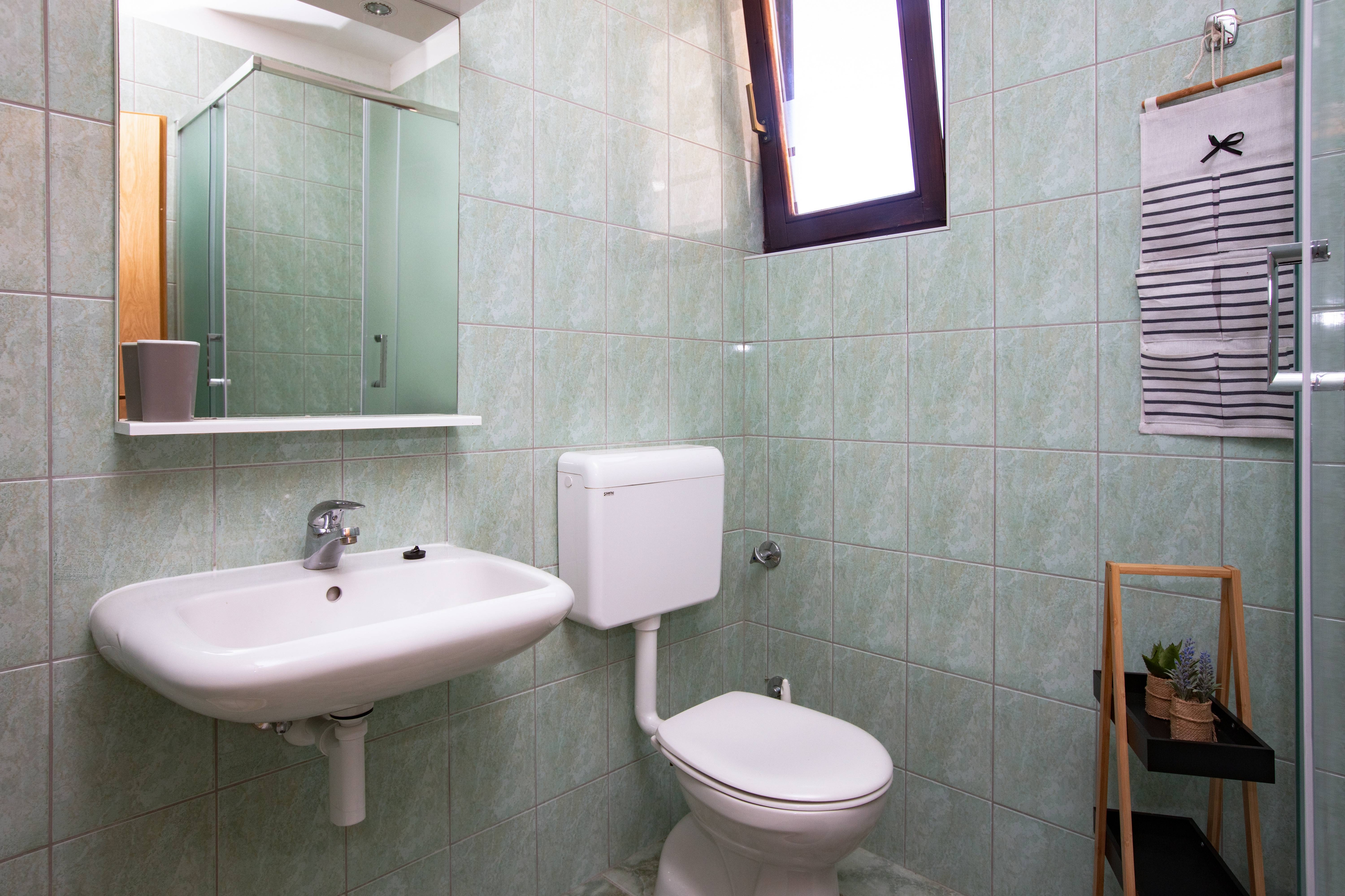 One bedroom apartment with balcony and sea view Tisno, Murter  A-c
