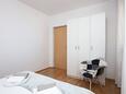 Tisno, Bedroom in the apartment, (pet friendly) and WiFi.