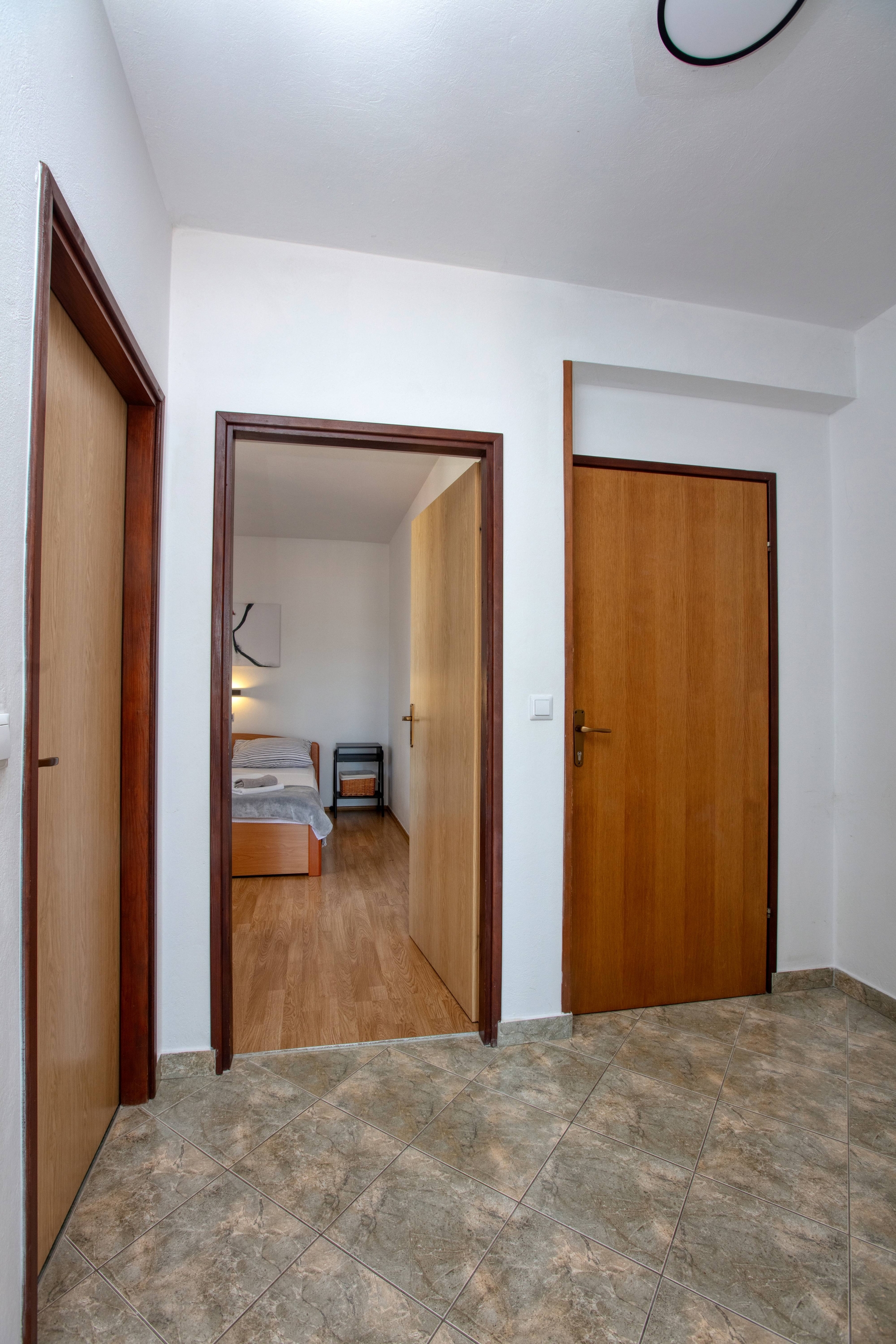 One bedroom apartment with balcony and sea view Tisno, Murter  A-c