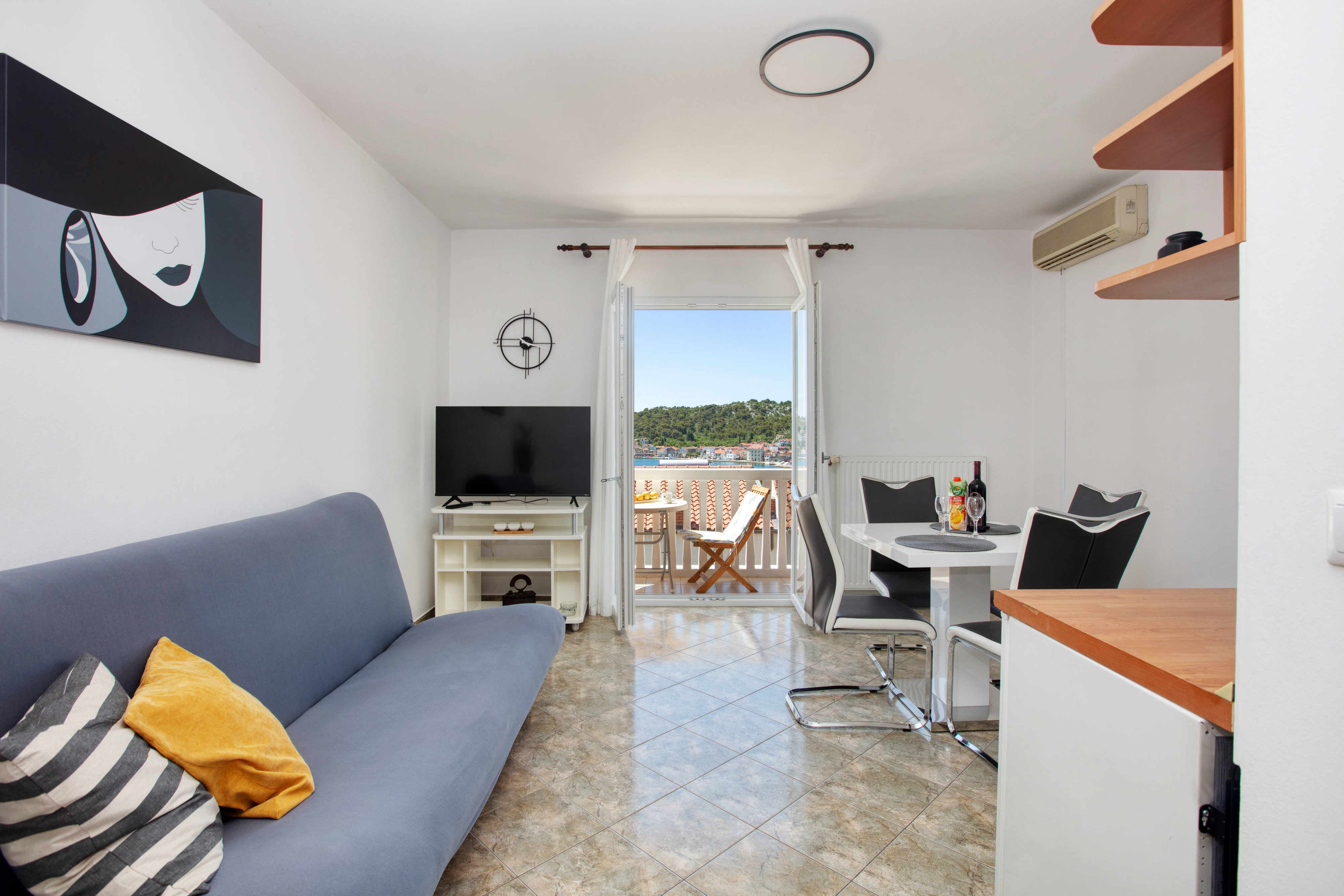 One bedroom apartment with balcony and sea view Tisno (Murter) (A-812-c)