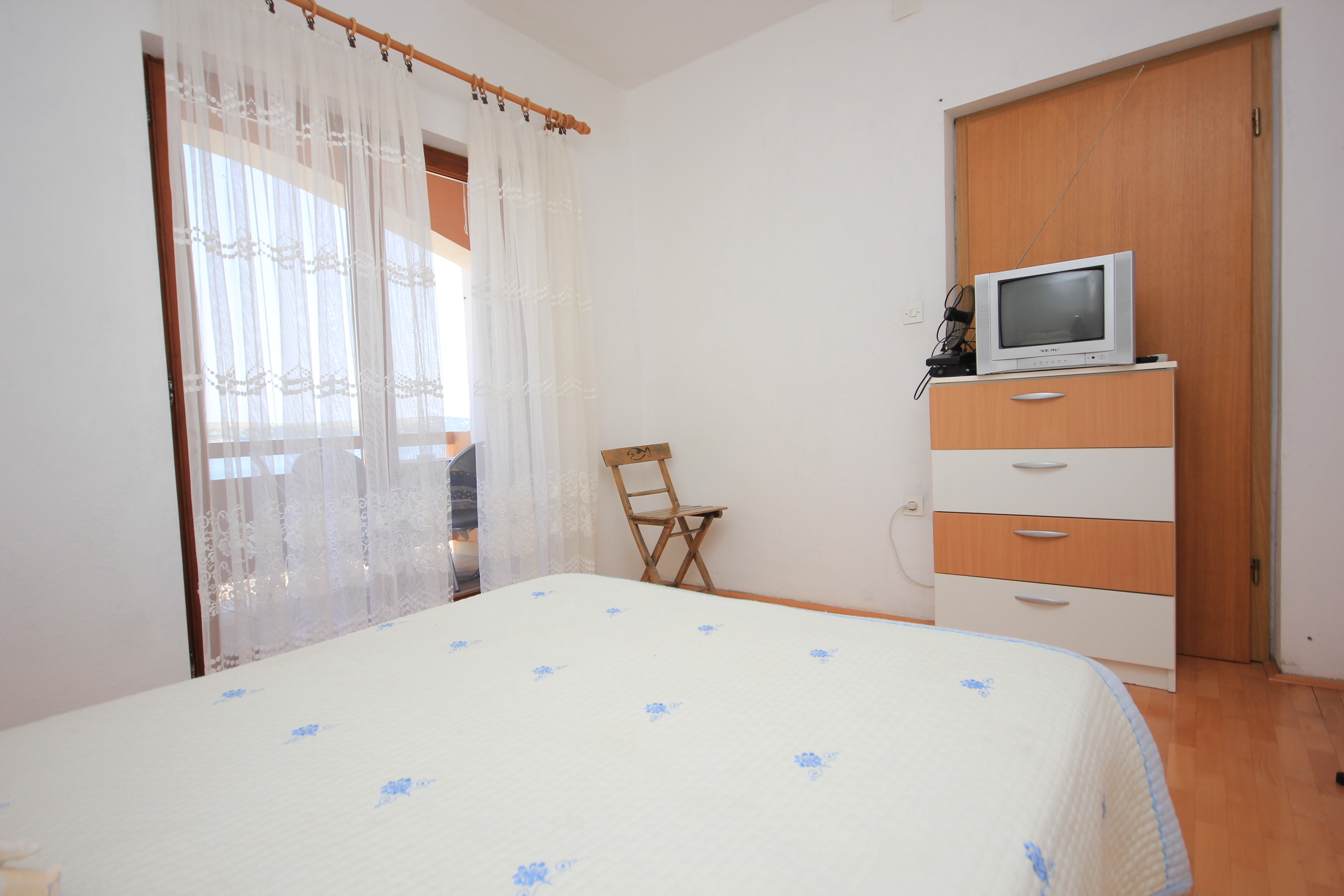 One bedroom apartment with terrace Sali, Dugi otok  A-b
