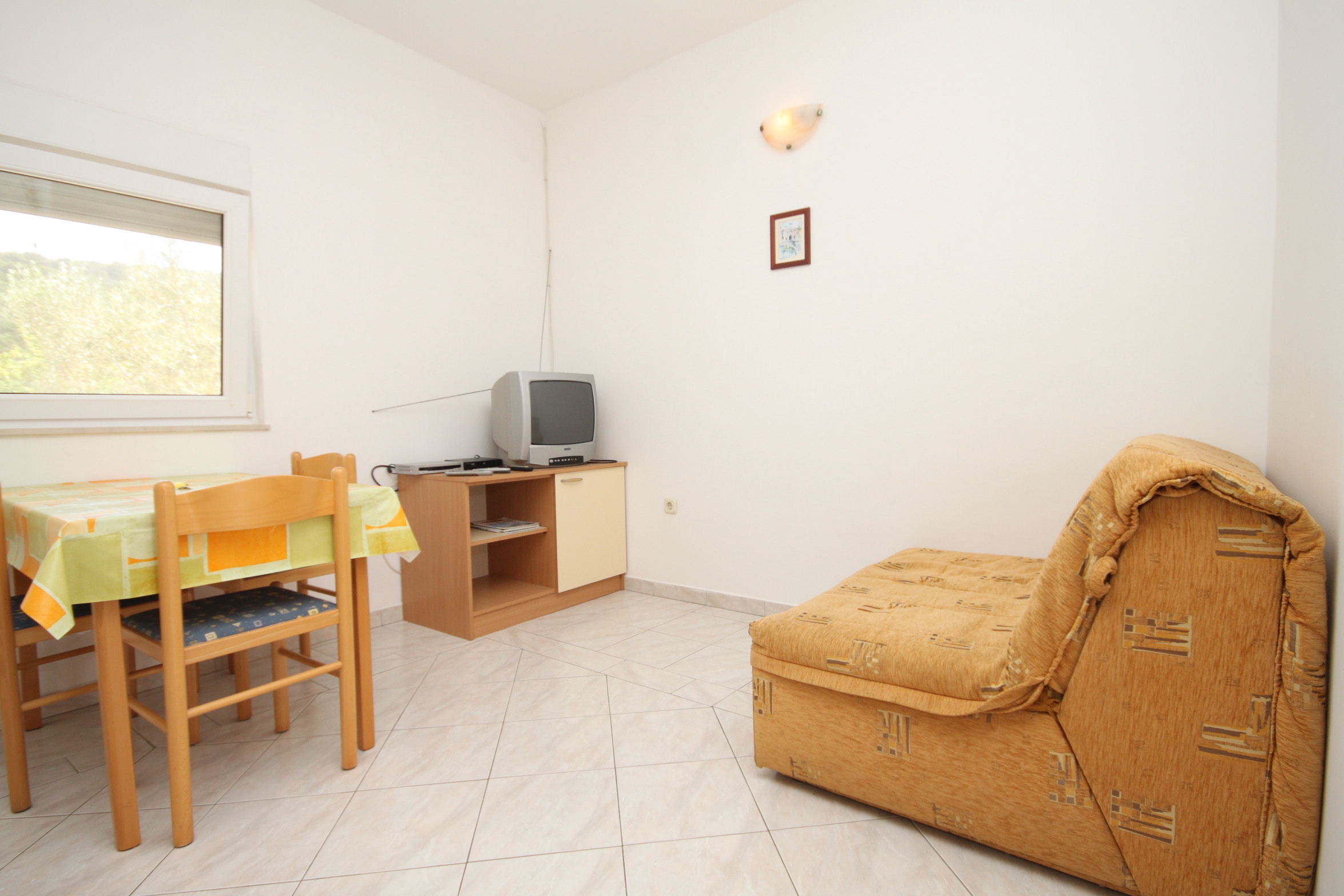 One bedroom apartment with terrace Božava, Dugi otok (A-8123-a)