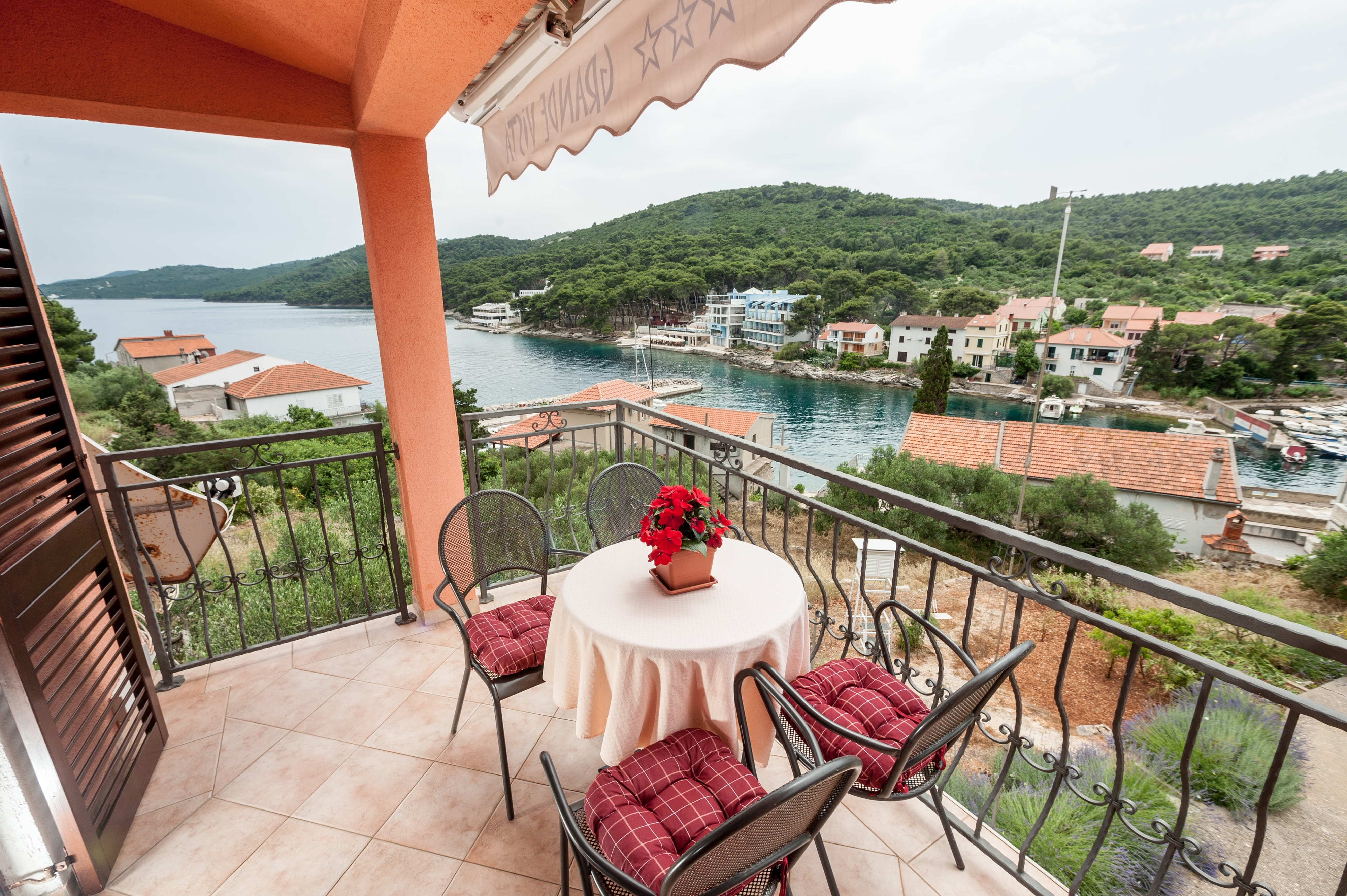 Dvosobni apartman s terasom i pogledom na more Božava, Dugi otok  A-a