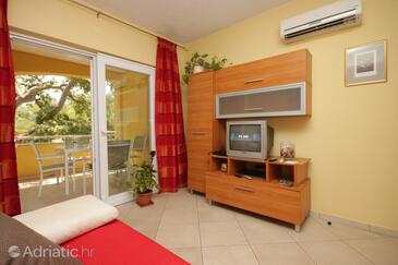 Sali, Living room in the apartment, air condition available and WiFi.