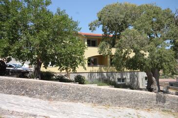 Sali, Dugi otok, Propiedad 8137 - Apartamentos with pebble beach.