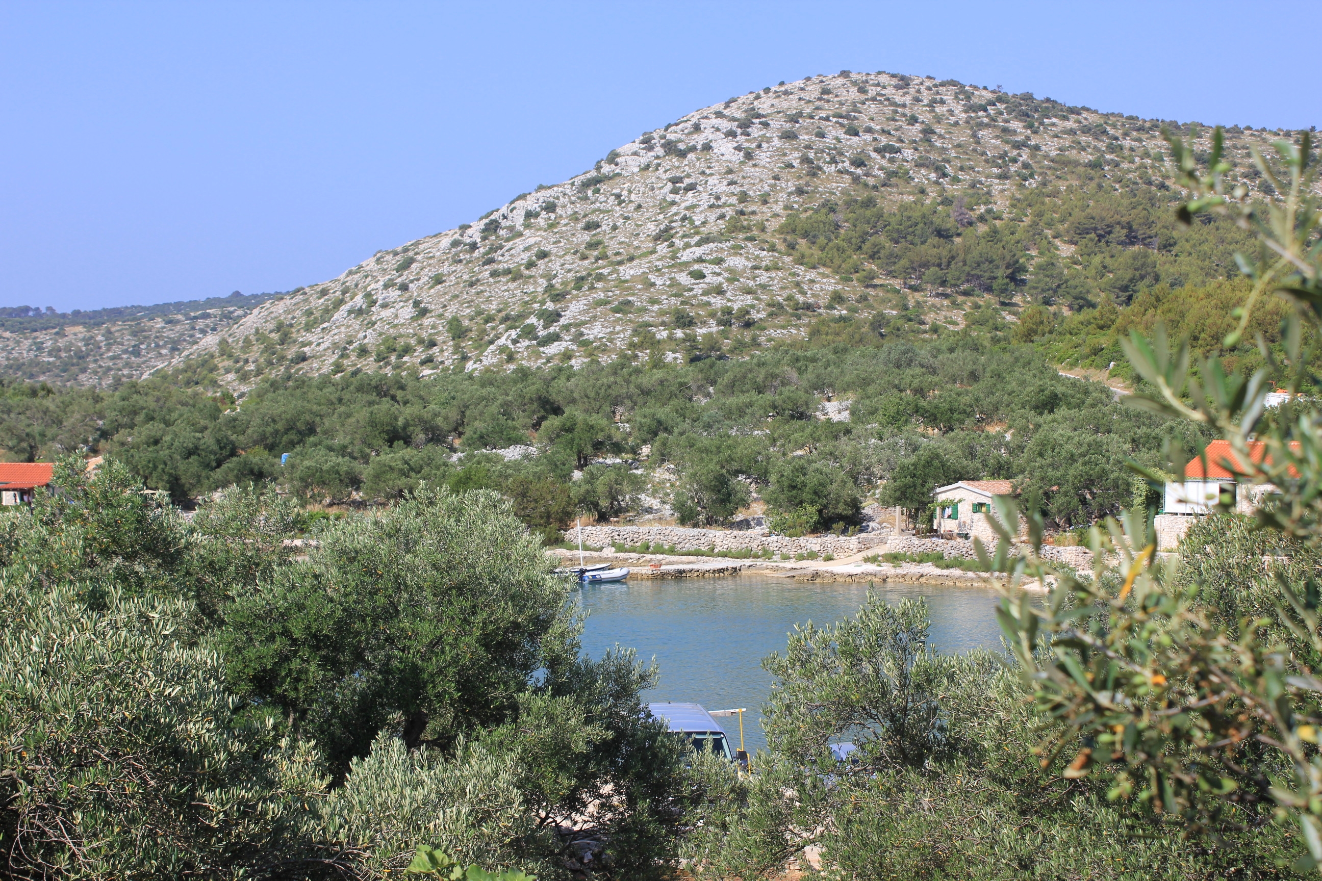 Two bedroom apartment near beach Cove Magrovica - Telašćica, Dugi otok  A-b