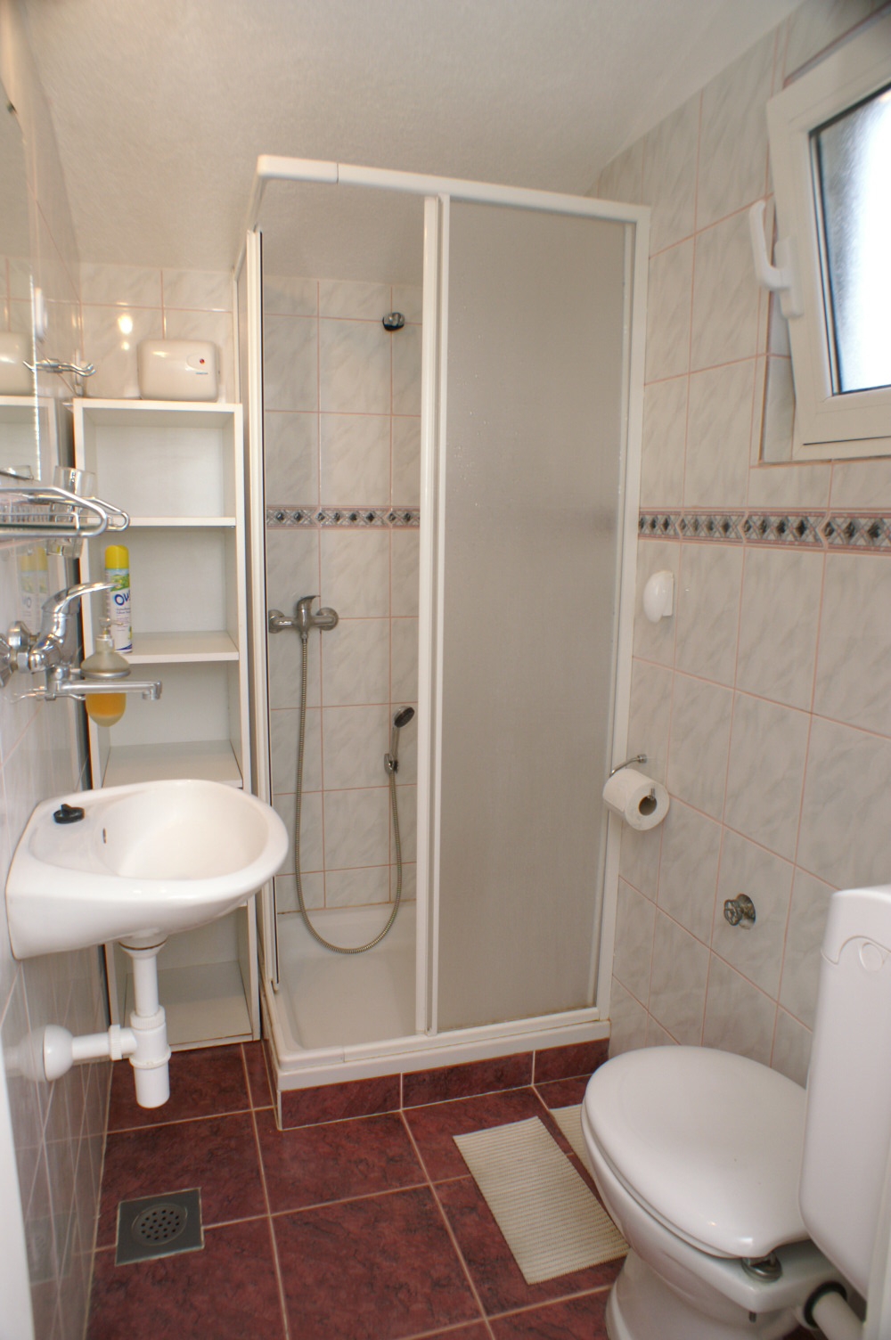 One bedroom apartment with terrace and sea view Tisno, Murter  A-b