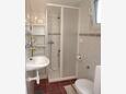 Tisno, Bathroom in the apartment, (pet friendly) and WiFi.