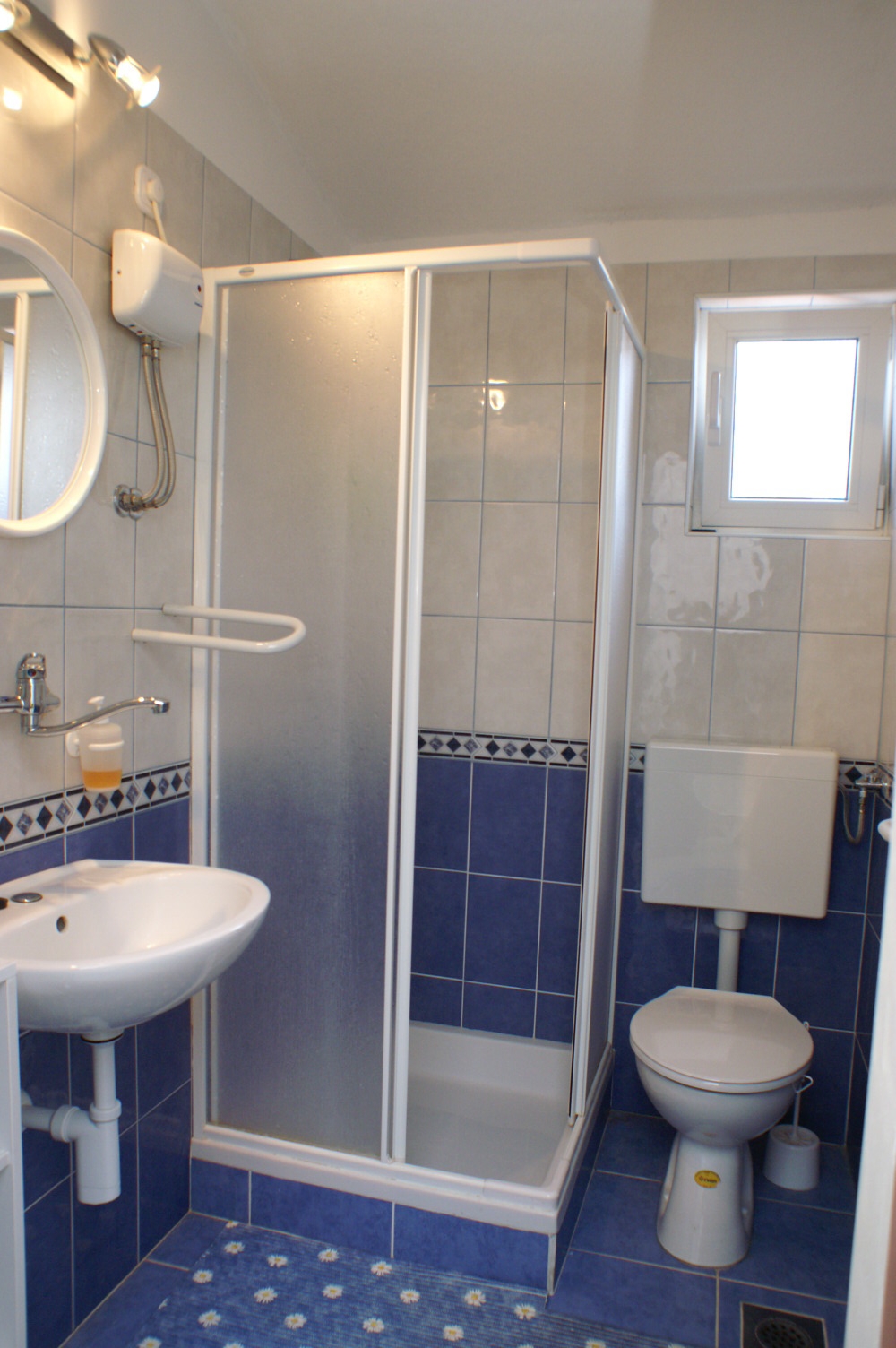 One bedroom apartment with terrace and sea view Tisno, Murter  A-c