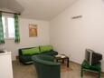 Tisno, Living room in the apartment, (pet friendly) and WiFi.