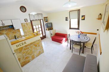 Jaz - Telašćica, Jídelna v ubytování typu house.