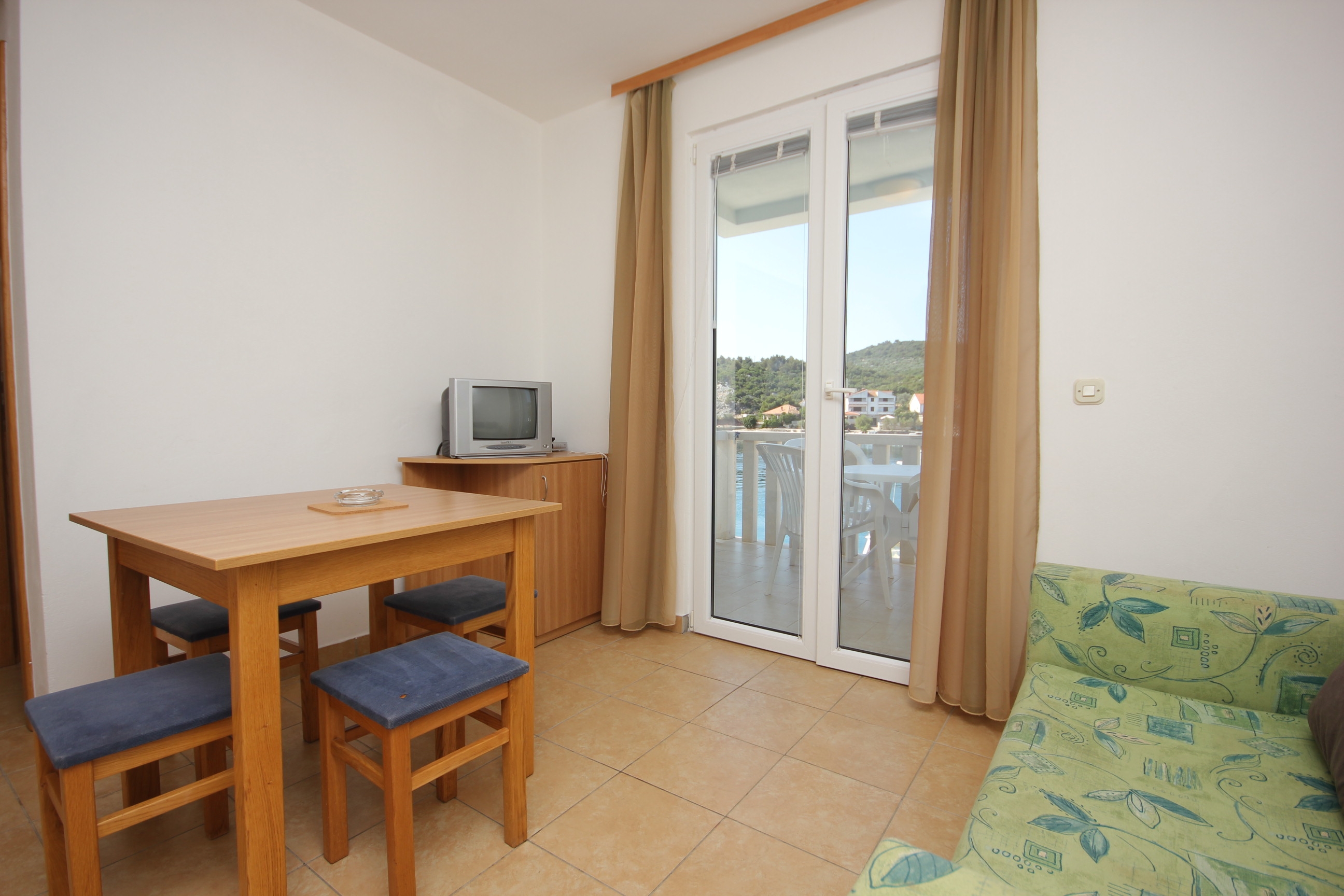 One bedroom apartment near beach Zaglav, Dugi otok (A-8144-a)