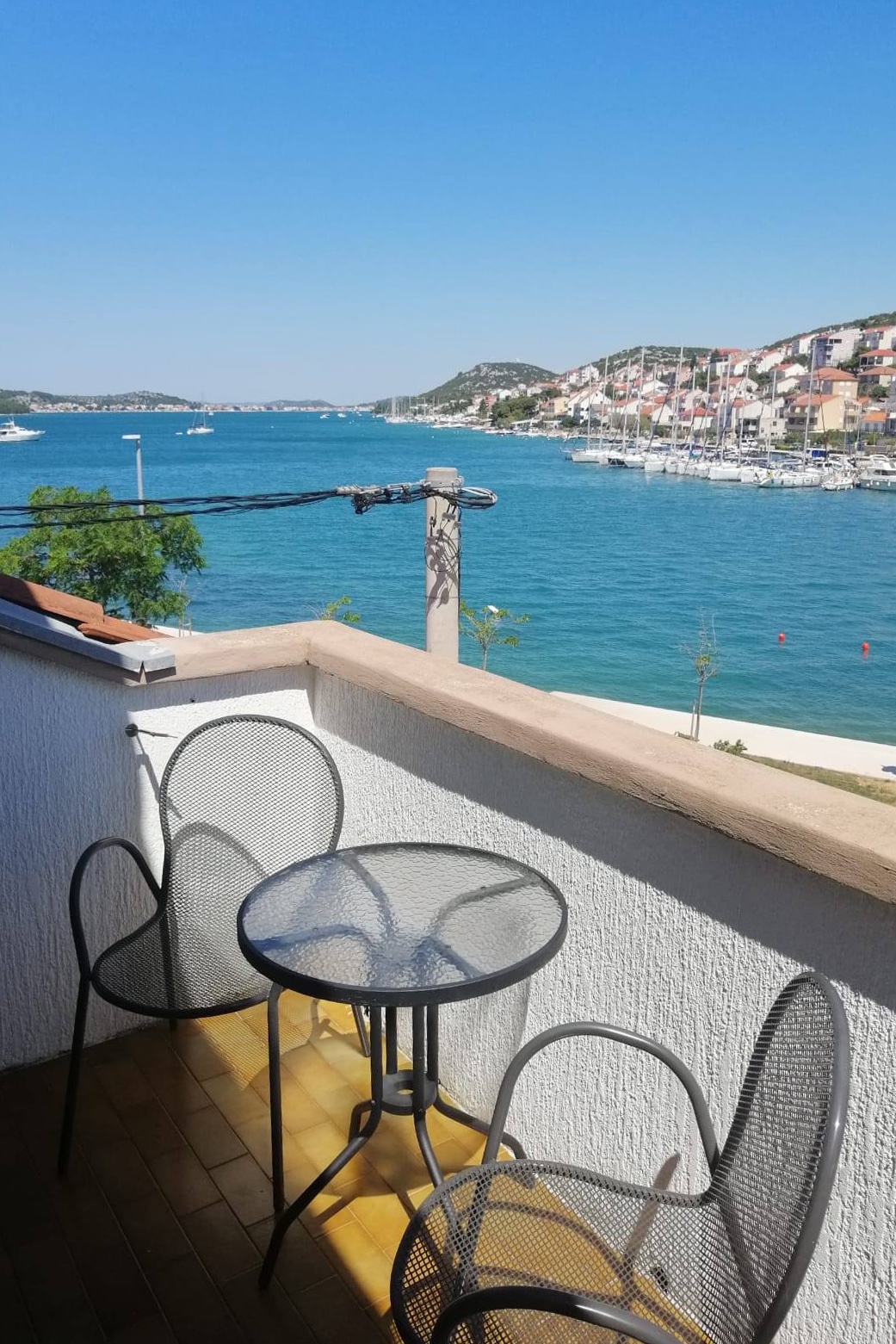 One bedroom apartment with balcony and sea view Tisno, Murter  A-a