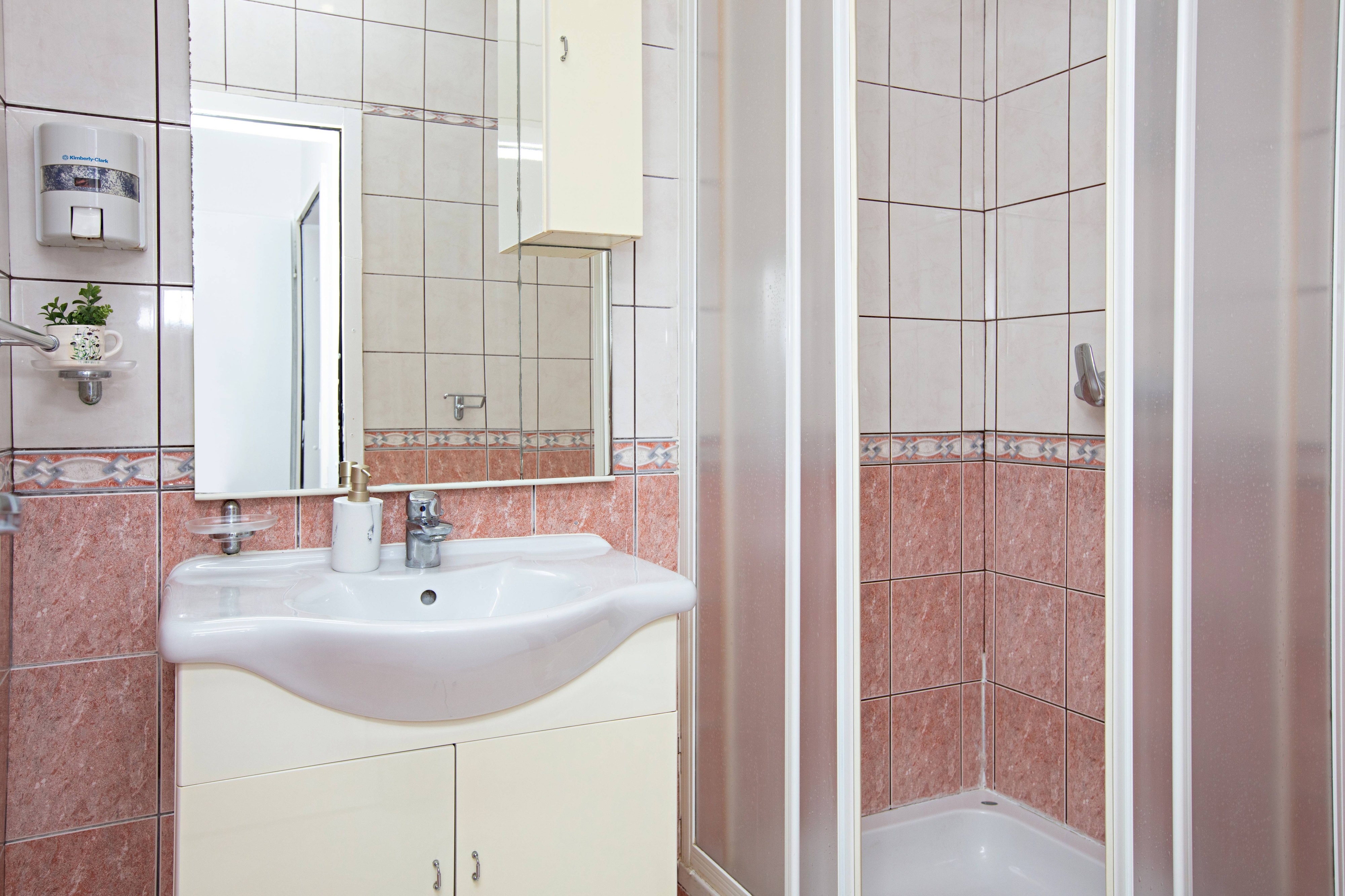 One bedroom apartment with balcony and sea view Tisno, Murter  A-a