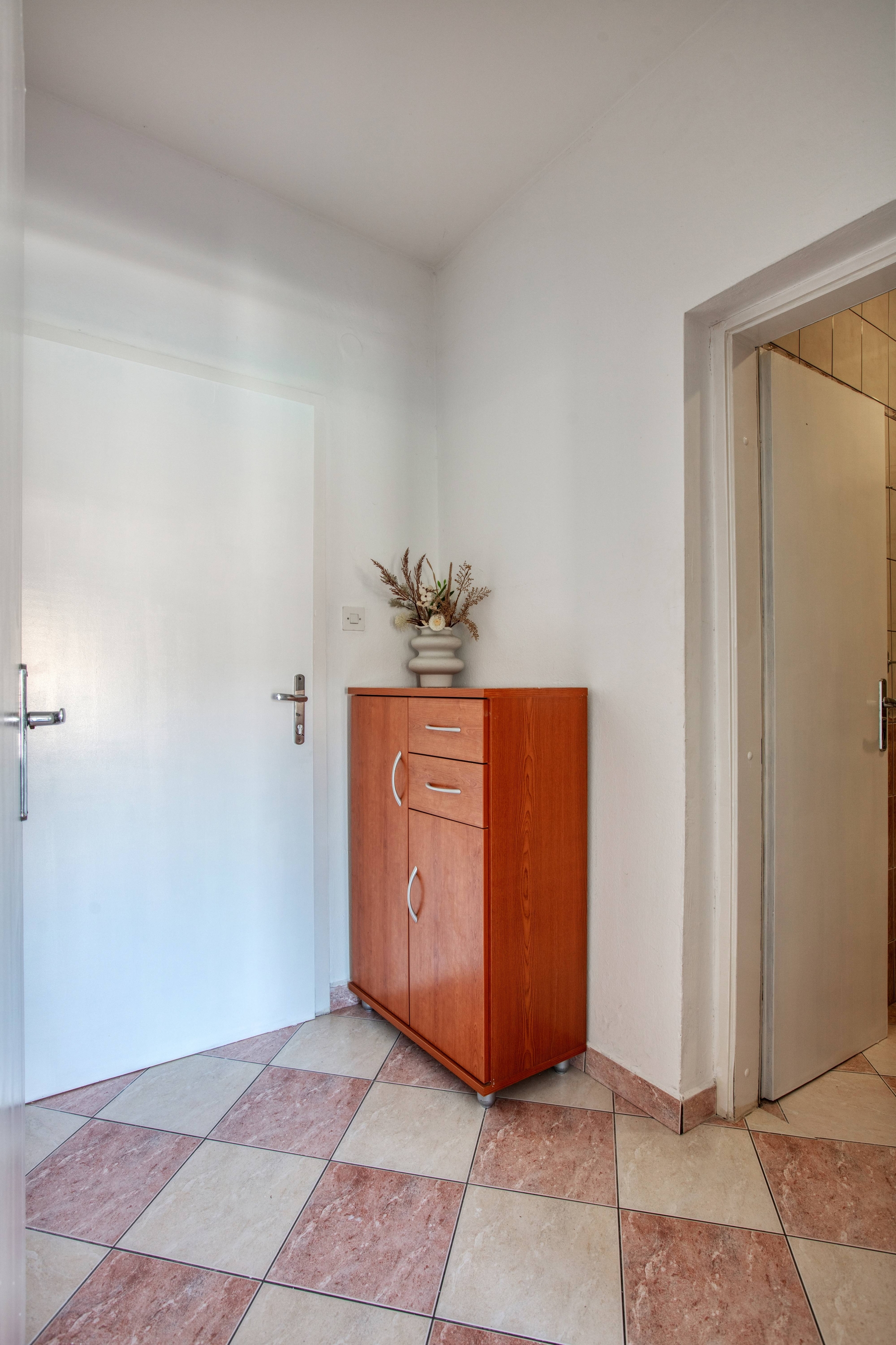 One bedroom apartment with balcony and sea view Tisno, Murter  A-a