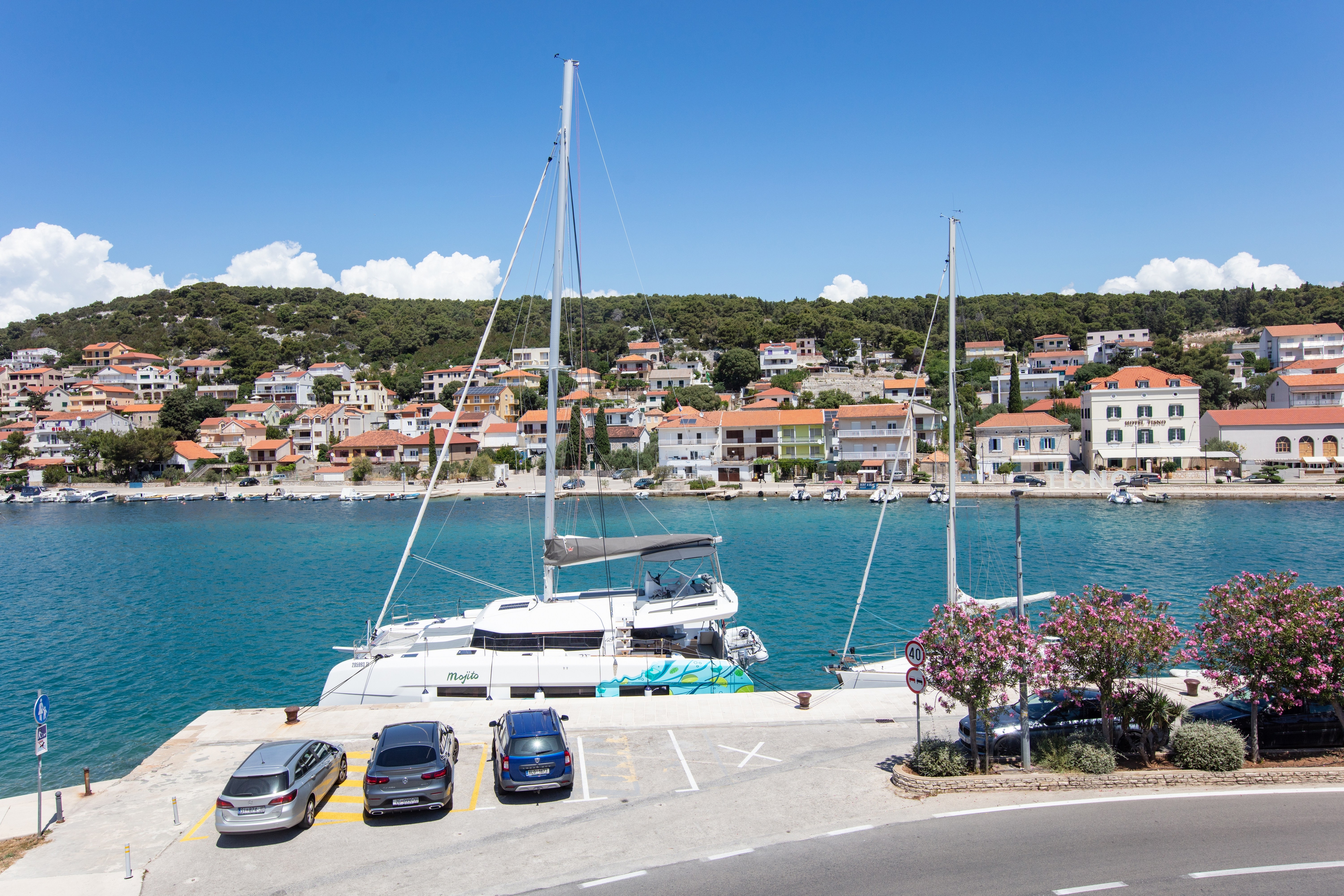 One bedroom apartment with balcony and sea view Tisno, Murter  A-b