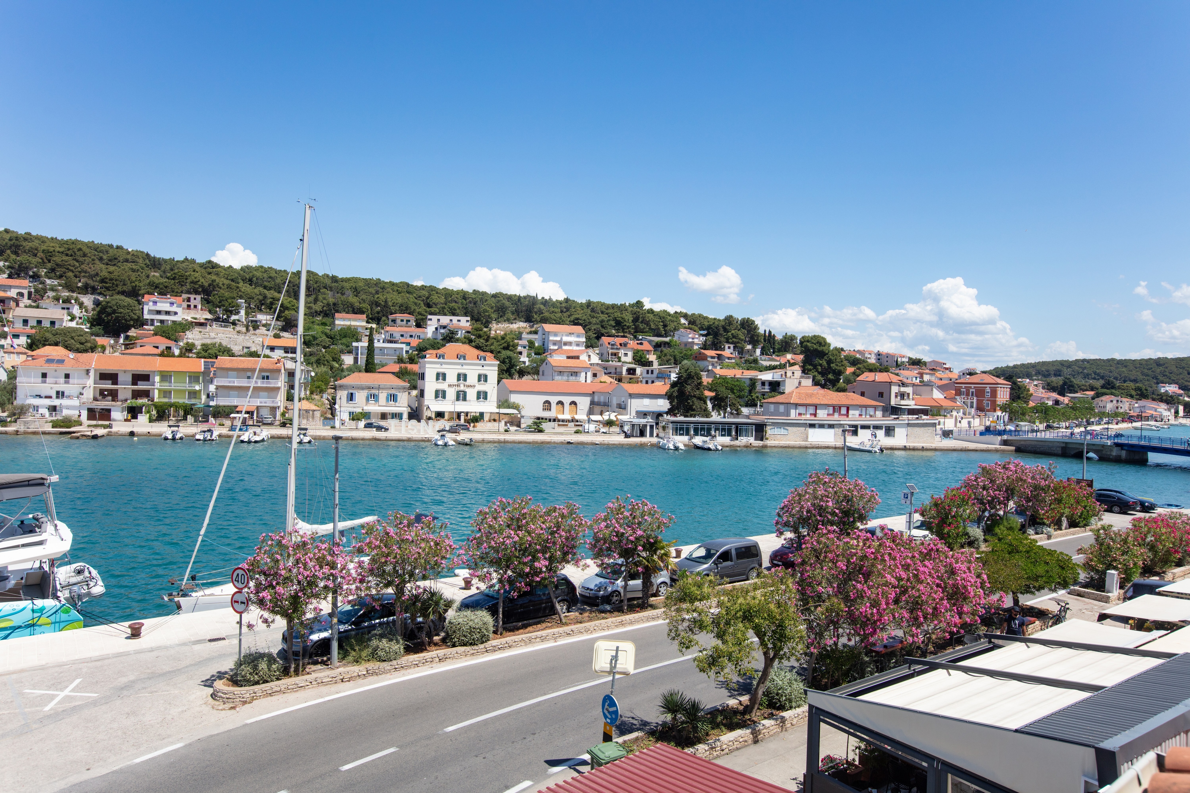 One bedroom apartment with balcony and sea view Tisno, Murter  A-b